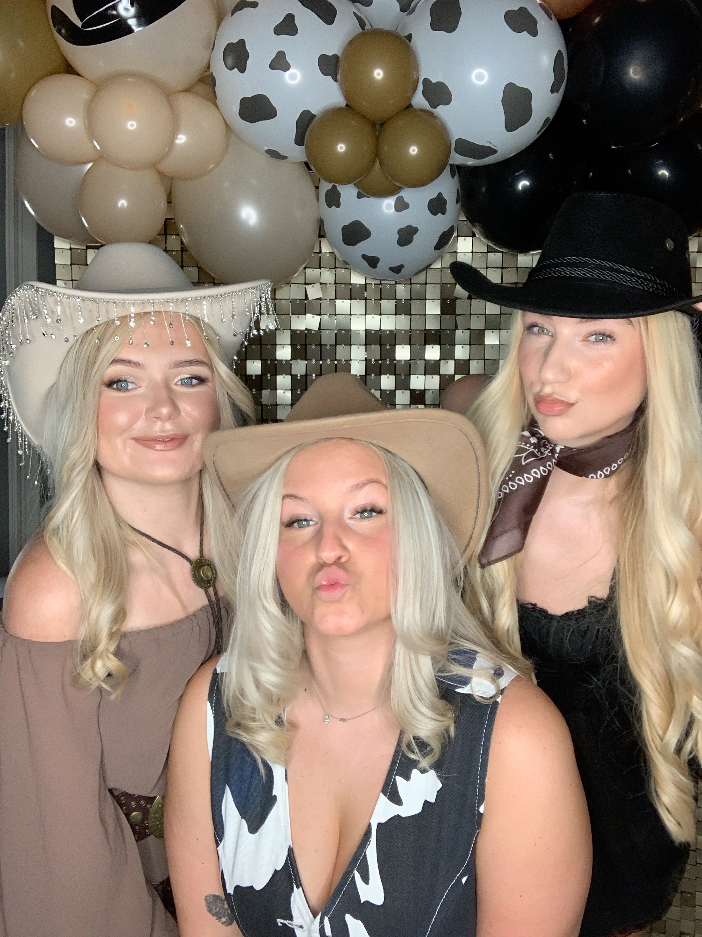 Saltmarshe Staff party  | View more photos from the event at gallery.magicimages.uk/u/MagicImages/Saltmarshe-Staff-party