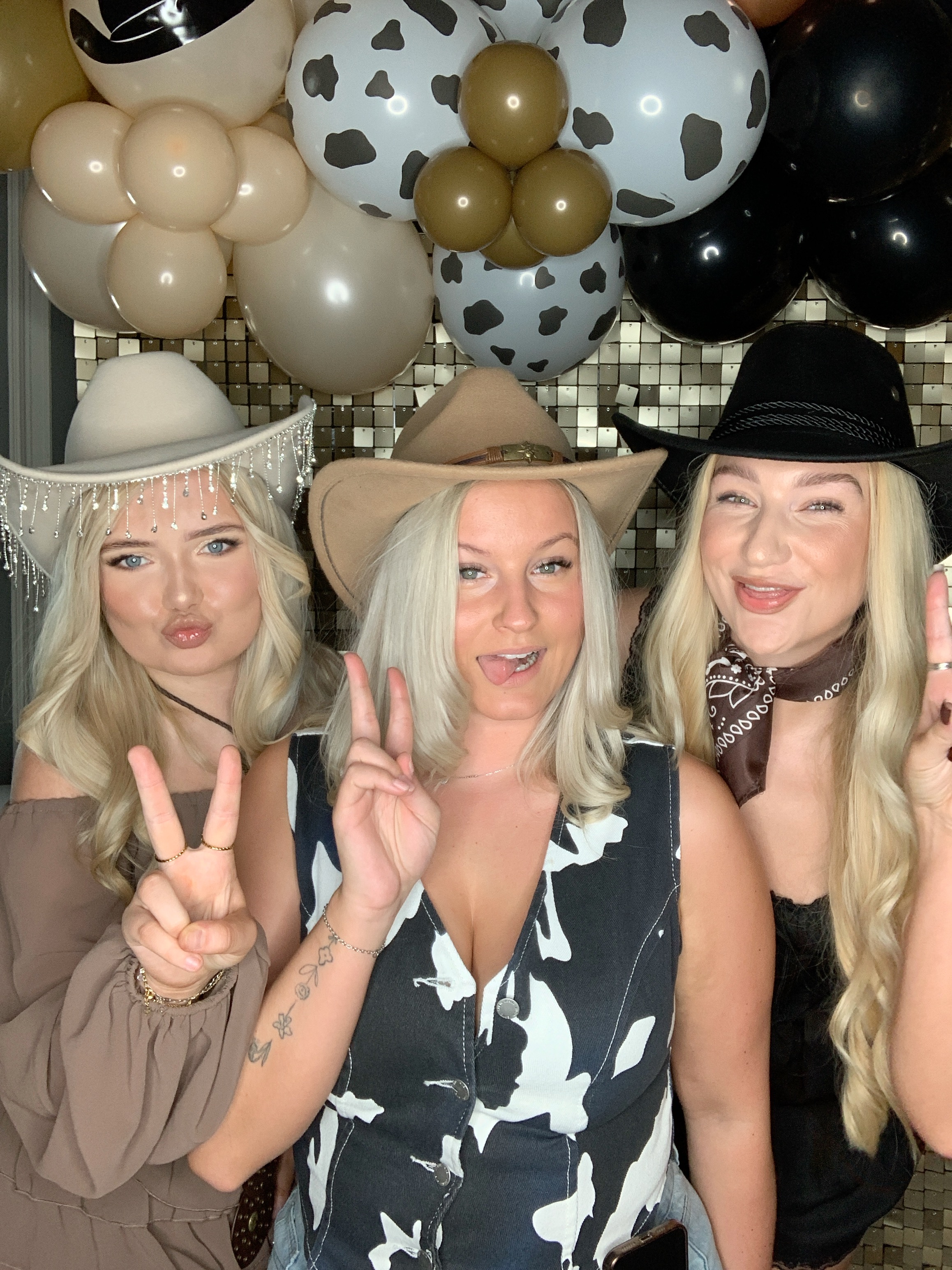 Saltmarshe Staff party  | View more photos from the event at gallery.magicimages.uk/u/MagicImages/Saltmarshe-Staff-party