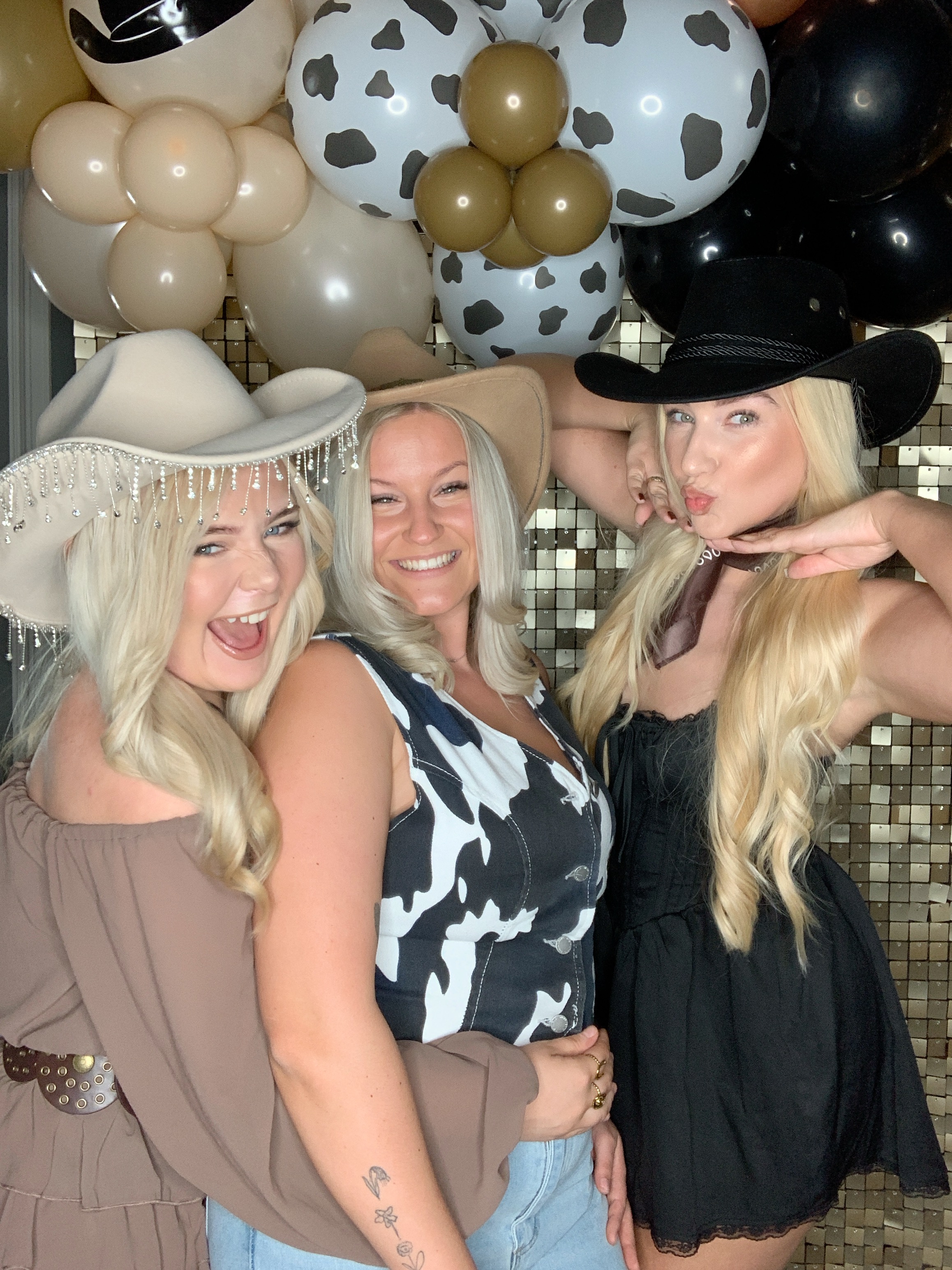 Saltmarshe Staff party  | View more photos from the event at gallery.magicimages.uk/u/MagicImages/Saltmarshe-Staff-party