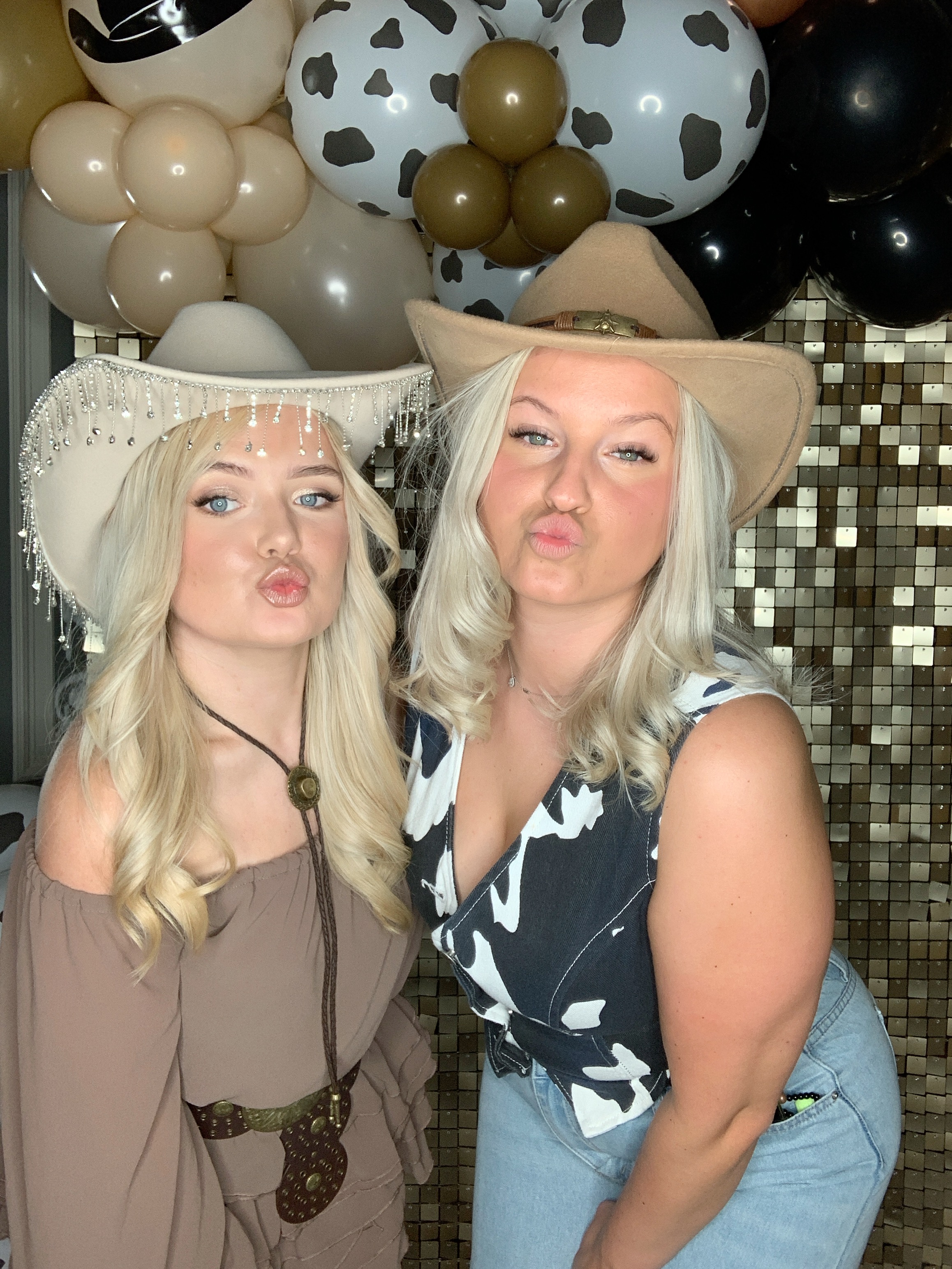 Saltmarshe Staff party  | View more photos from the event at gallery.magicimages.uk/u/MagicImages/Saltmarshe-Staff-party