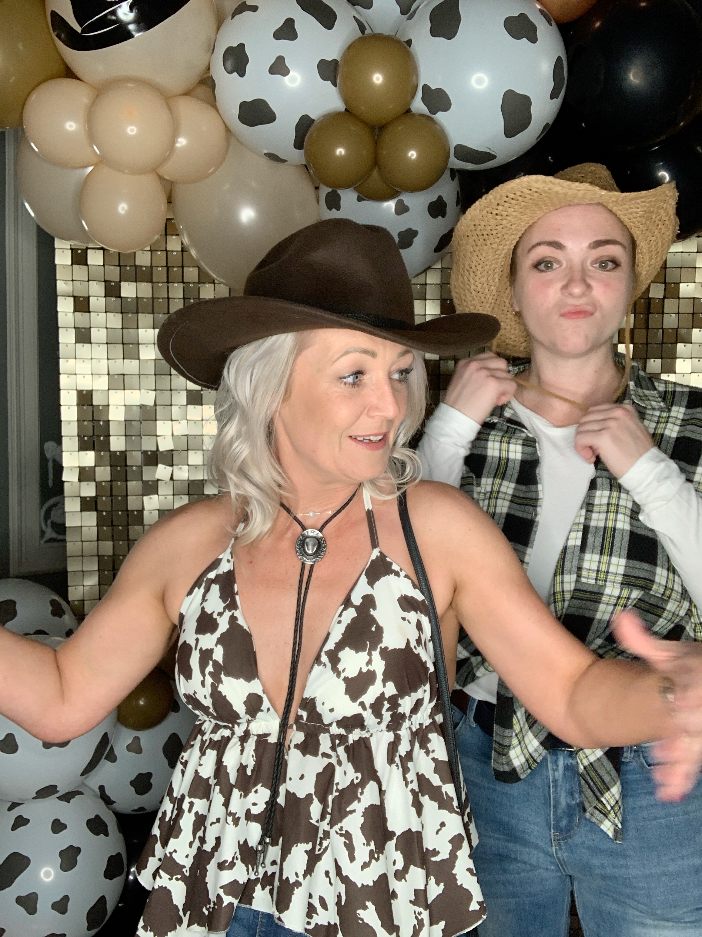 Saltmarshe Staff party  | View more photos from the event at gallery.magicimages.uk/u/MagicImages/Saltmarshe-Staff-party