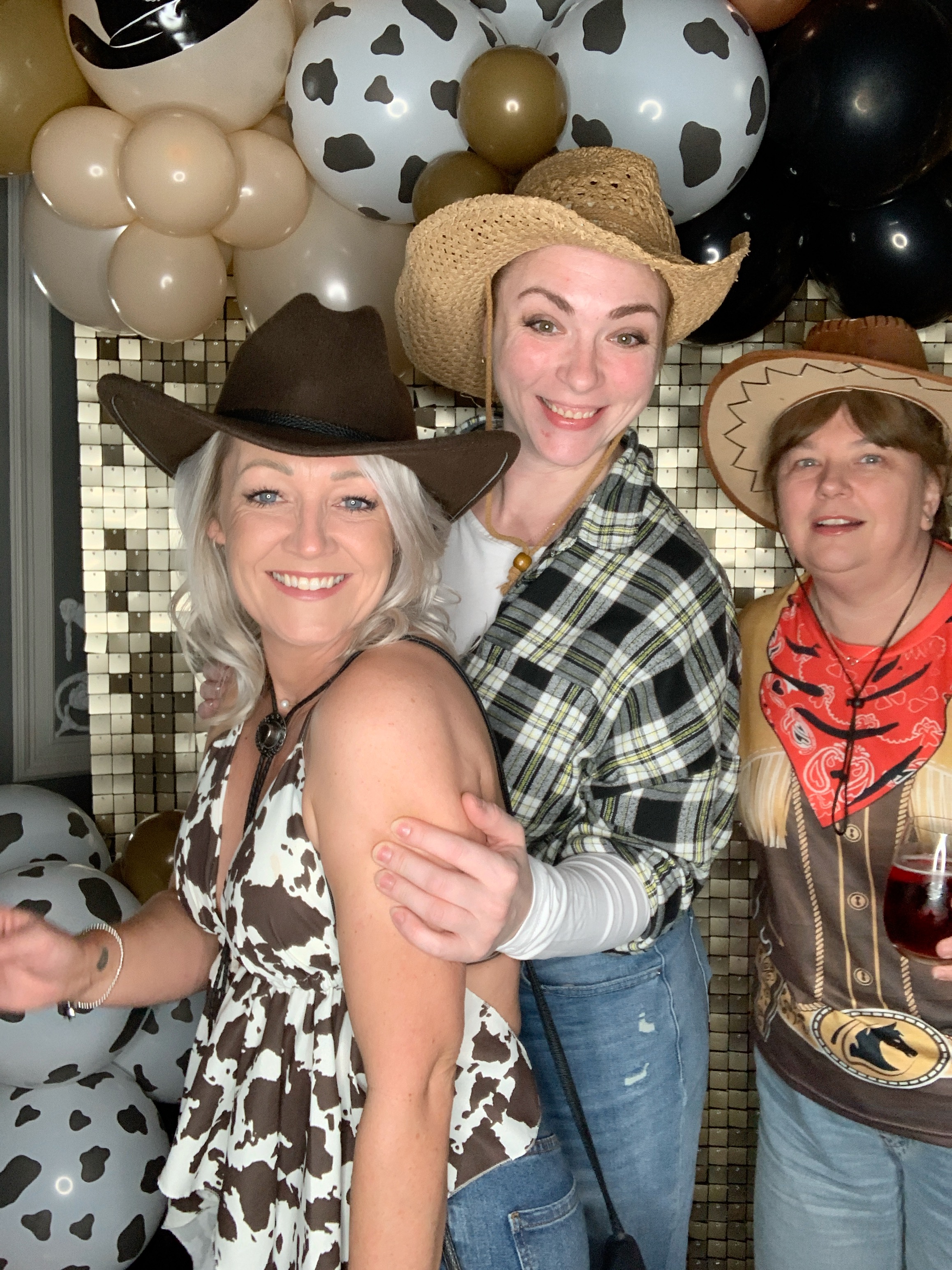 Saltmarshe Staff party  | View more photos from the event at gallery.magicimages.uk/u/MagicImages/Saltmarshe-Staff-party