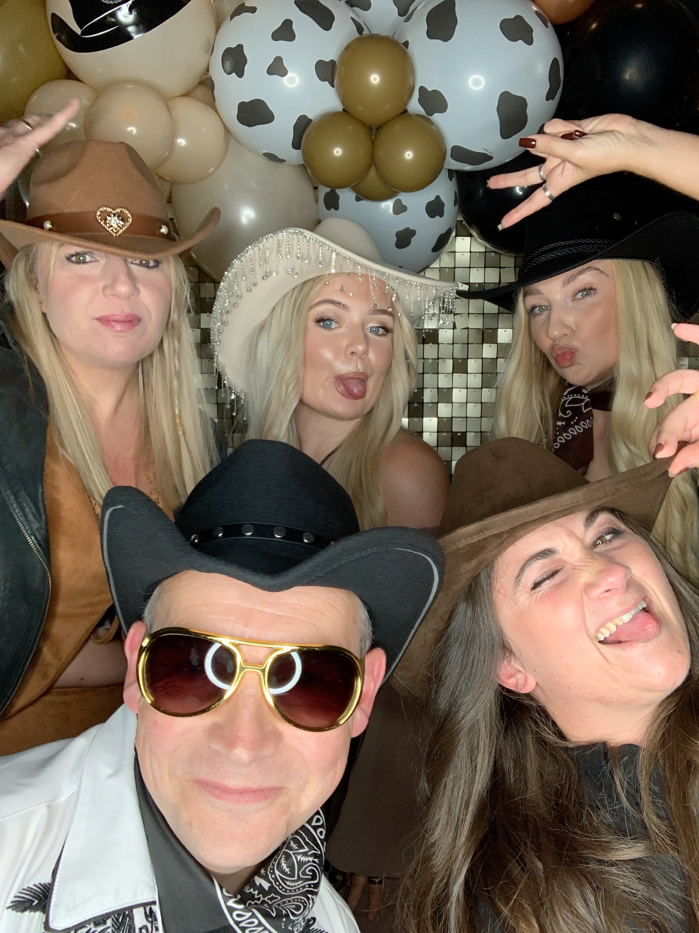 Saltmarshe Staff party  | View more photos from the event at gallery.magicimages.uk/u/MagicImages/Saltmarshe-Staff-party