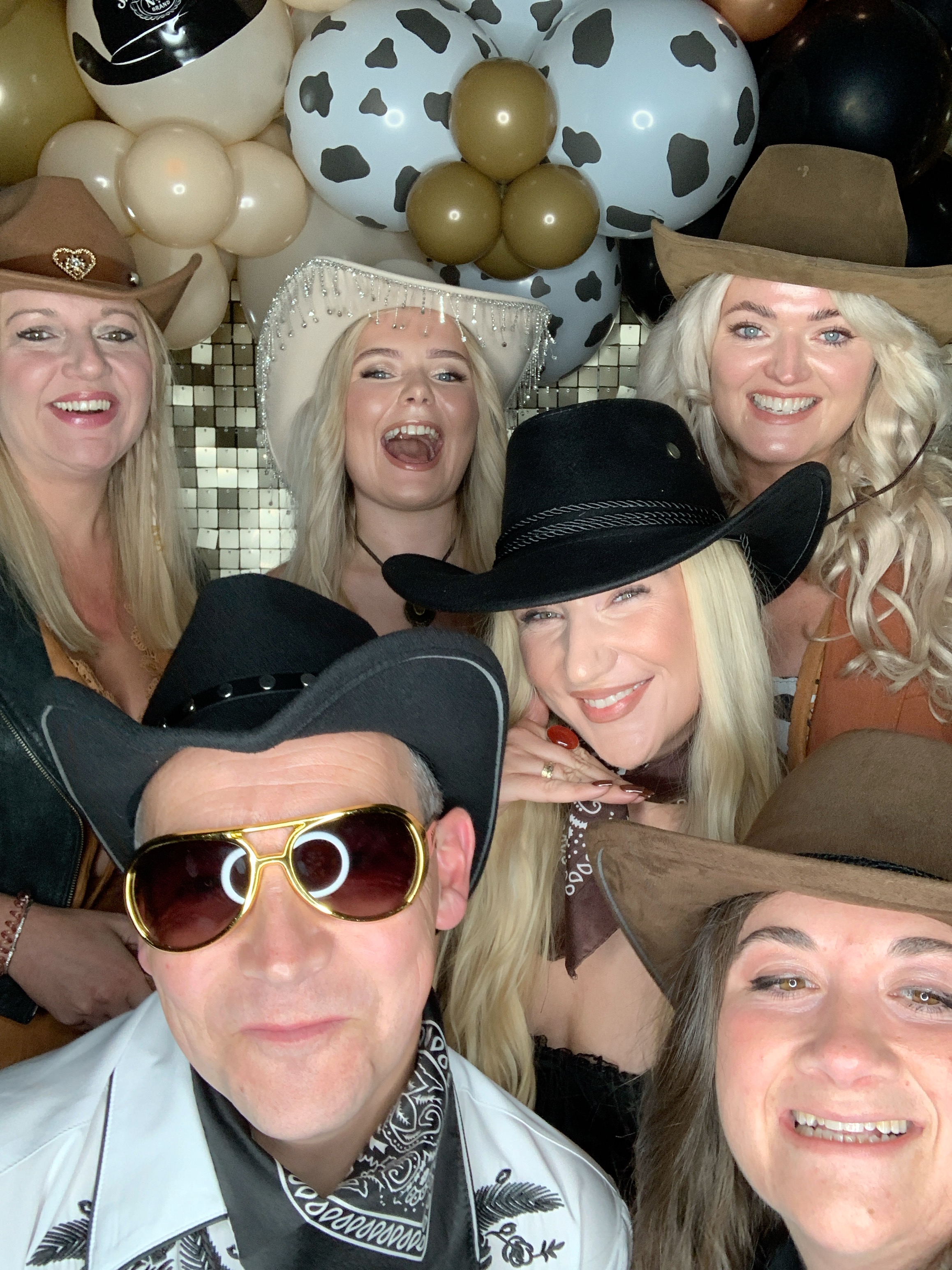 Saltmarshe Staff party  | View more photos from the event at gallery.magicimages.uk/u/MagicImages/Saltmarshe-Staff-party