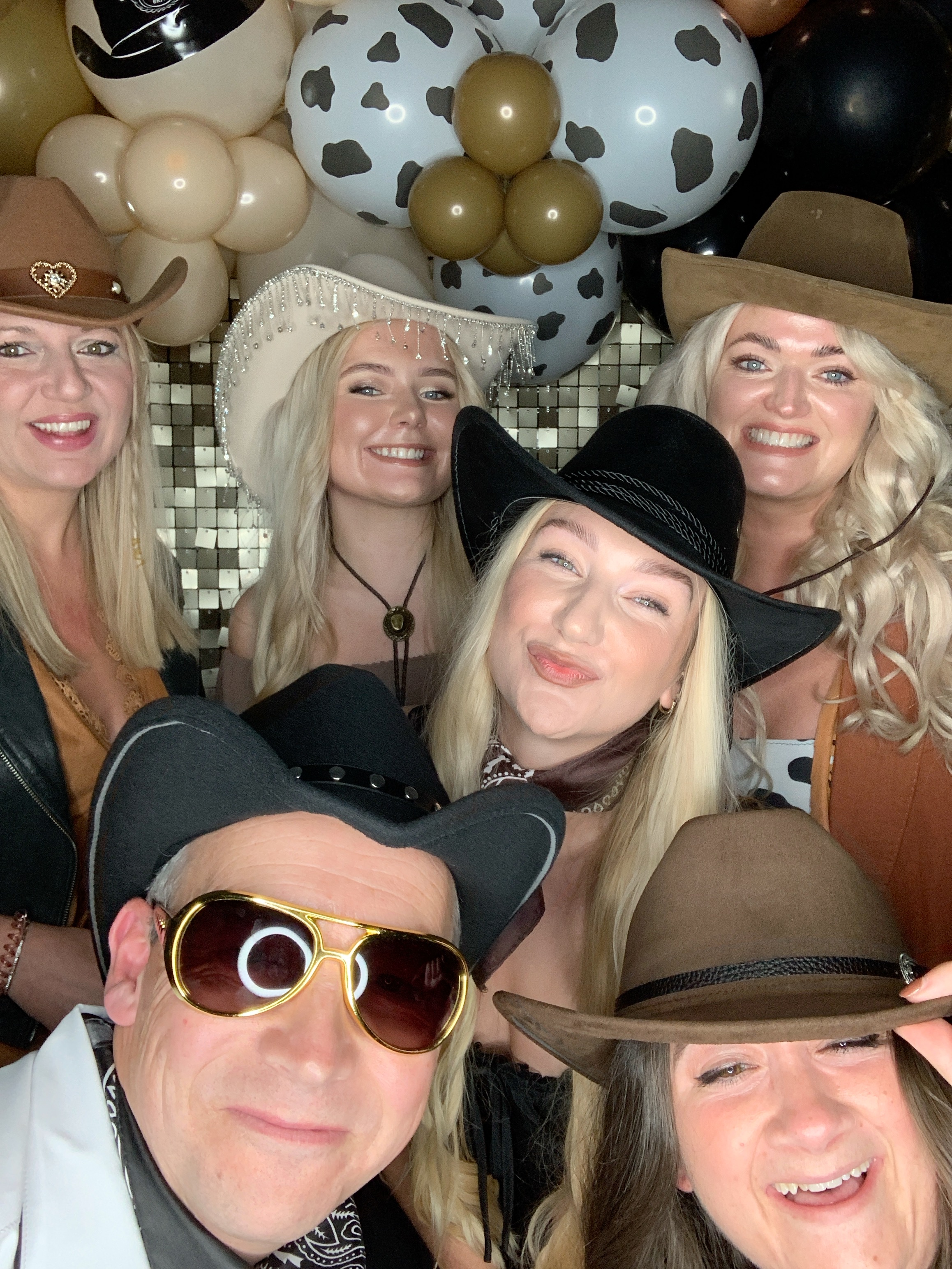 Saltmarshe Staff party  | View more photos from the event at gallery.magicimages.uk/u/MagicImages/Saltmarshe-Staff-party