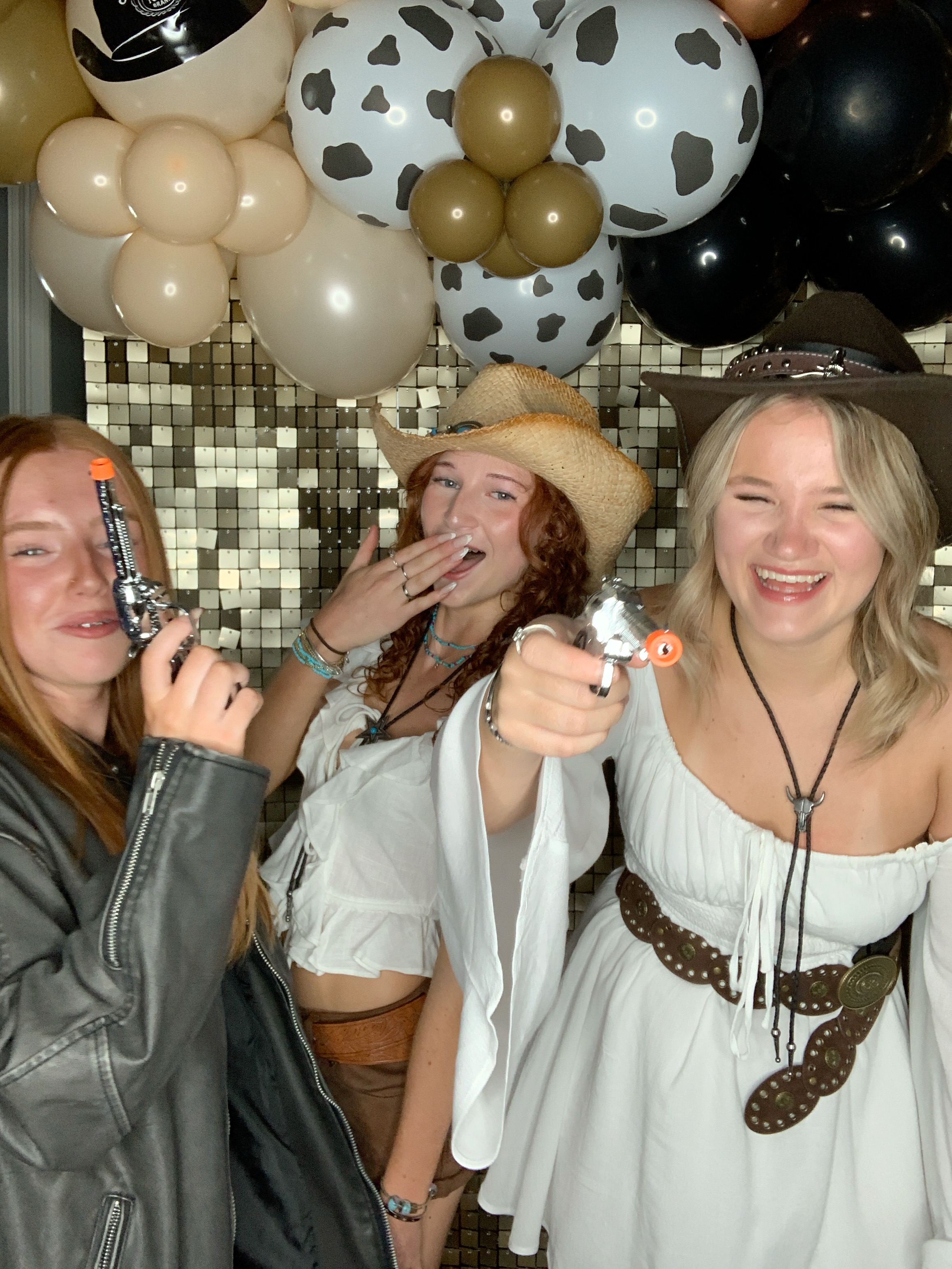 Saltmarshe Staff party  | View more photos from the event at gallery.magicimages.uk/u/MagicImages/Saltmarshe-Staff-party