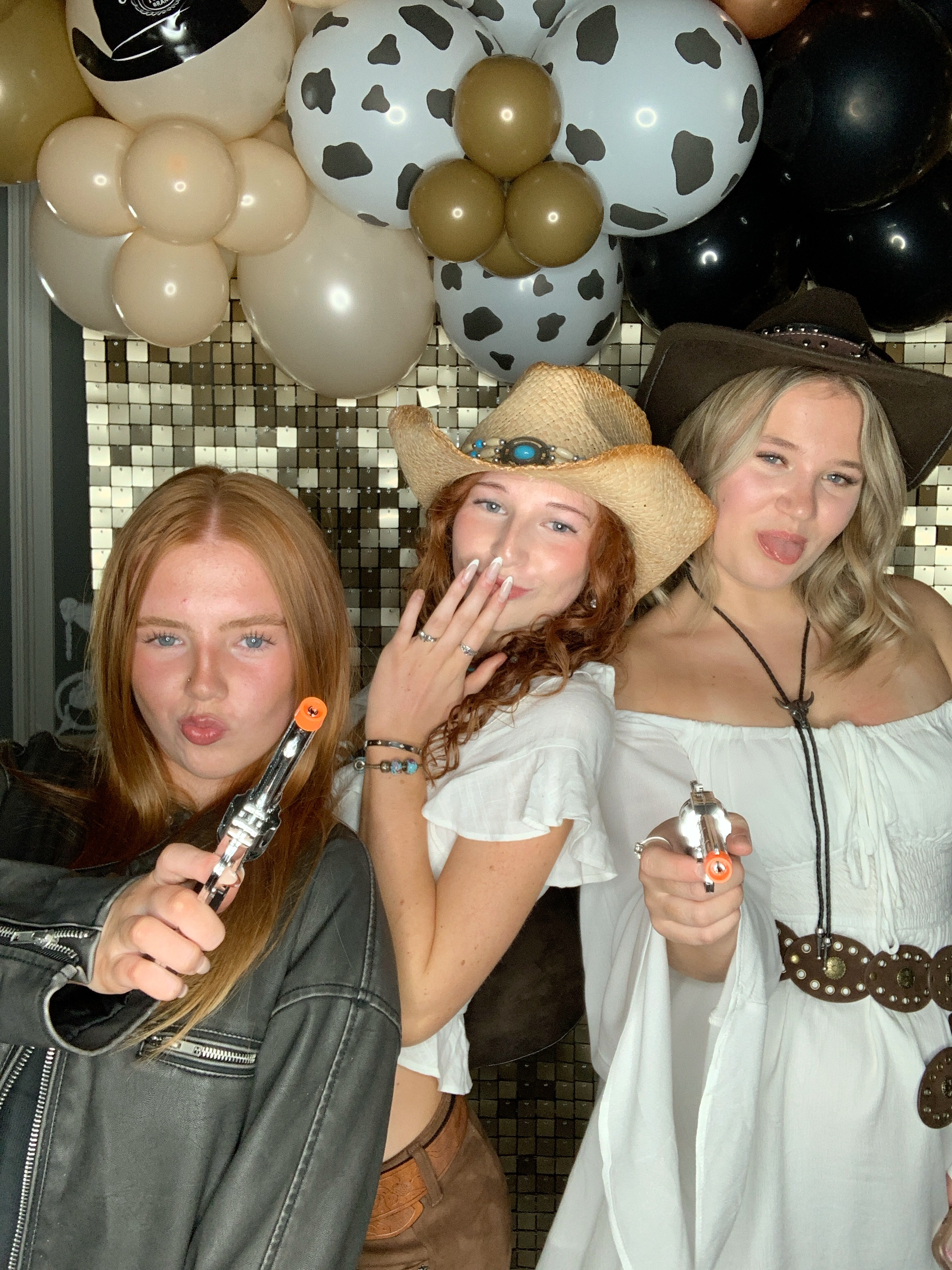 Saltmarshe Staff party  | View more photos from the event at gallery.magicimages.uk/u/MagicImages/Saltmarshe-Staff-party