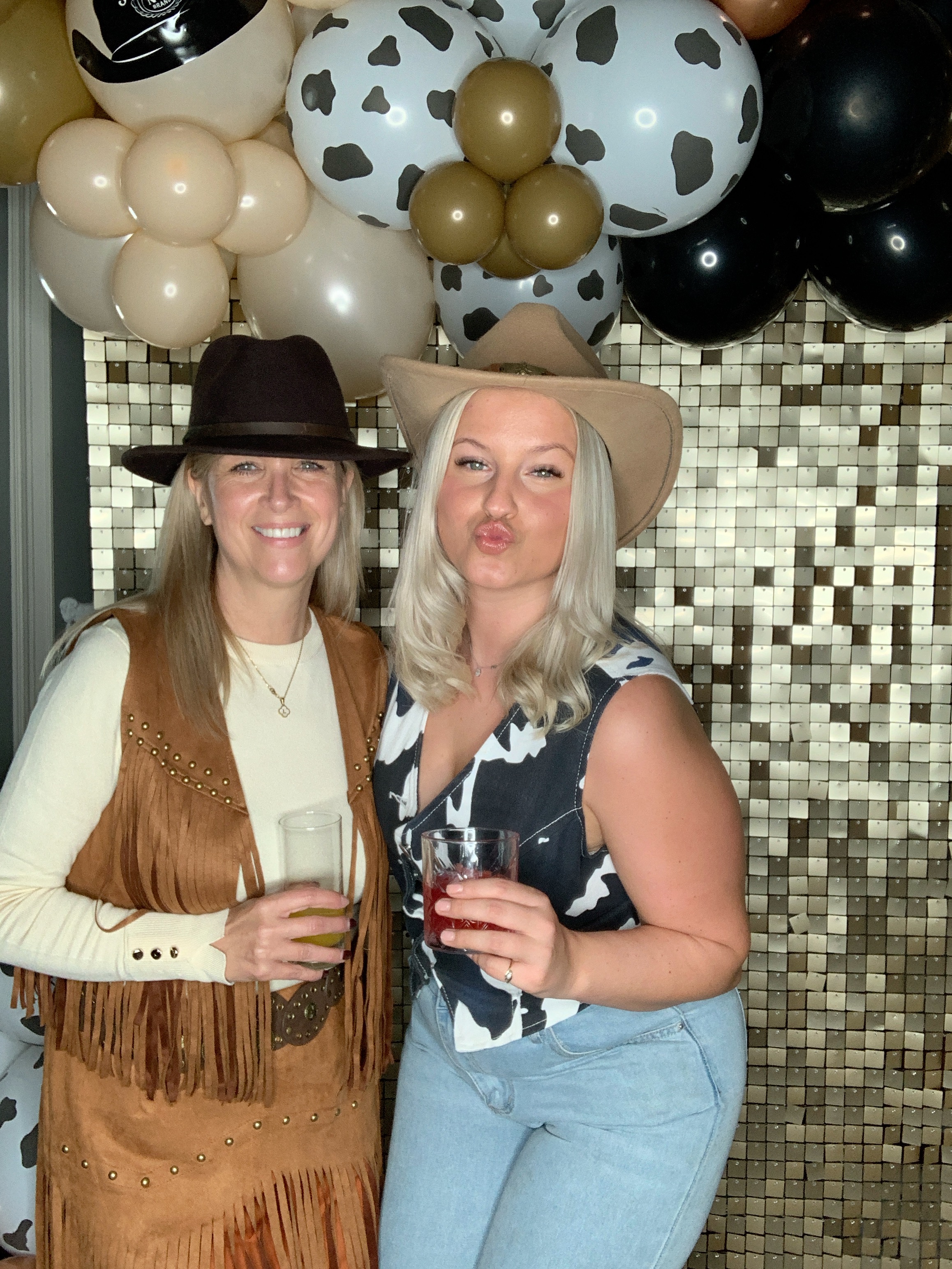 Saltmarshe Staff party  | View more photos from the event at gallery.magicimages.uk/u/MagicImages/Saltmarshe-Staff-party