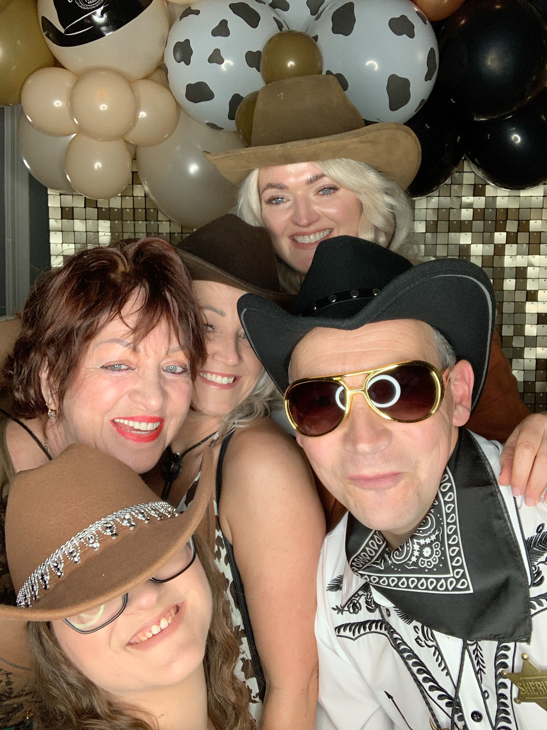 Saltmarshe Staff party  | View more photos from the event at gallery.magicimages.uk/u/MagicImages/Saltmarshe-Staff-party