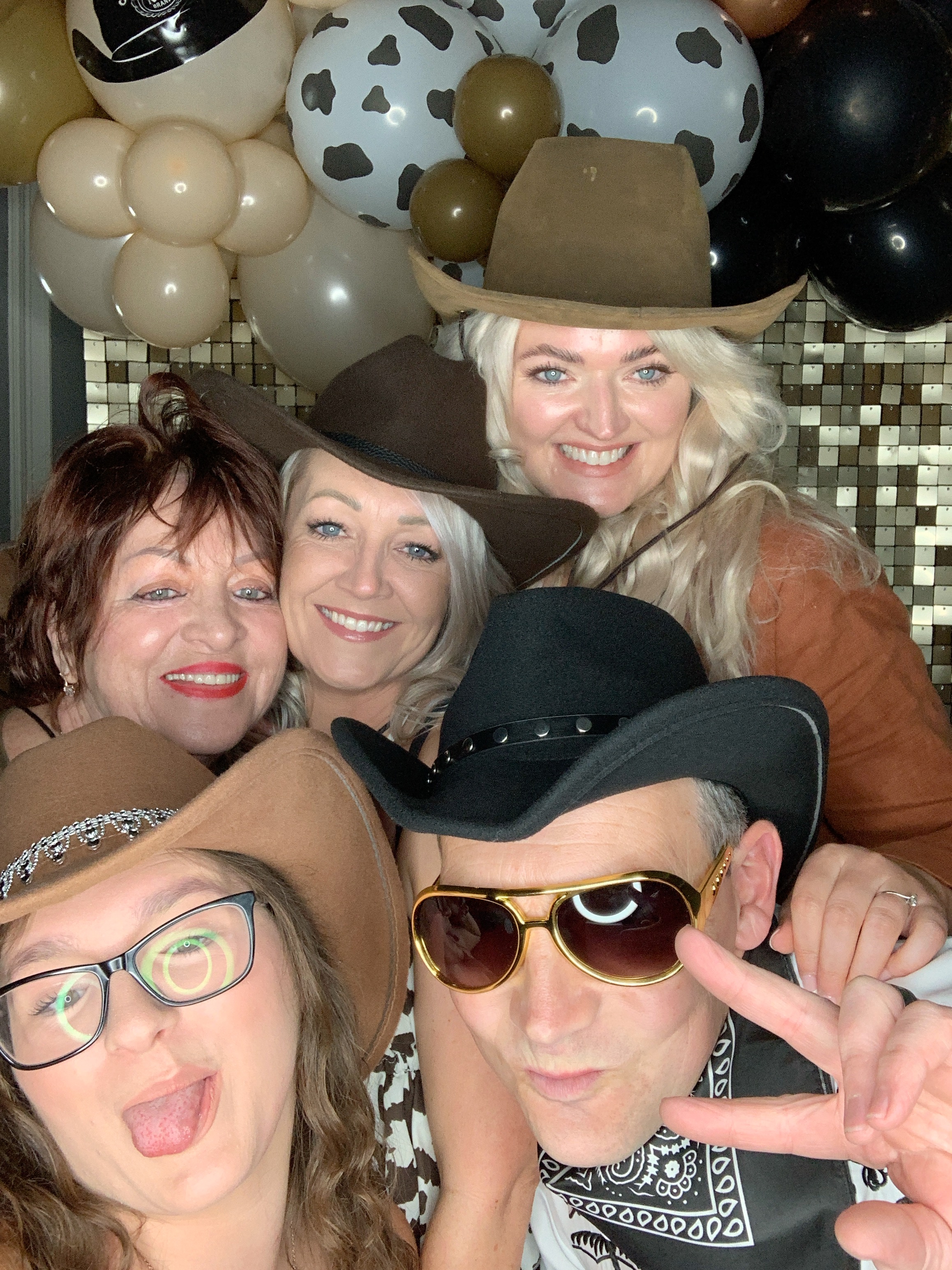 Saltmarshe Staff party  | View more photos from the event at gallery.magicimages.uk/u/MagicImages/Saltmarshe-Staff-party