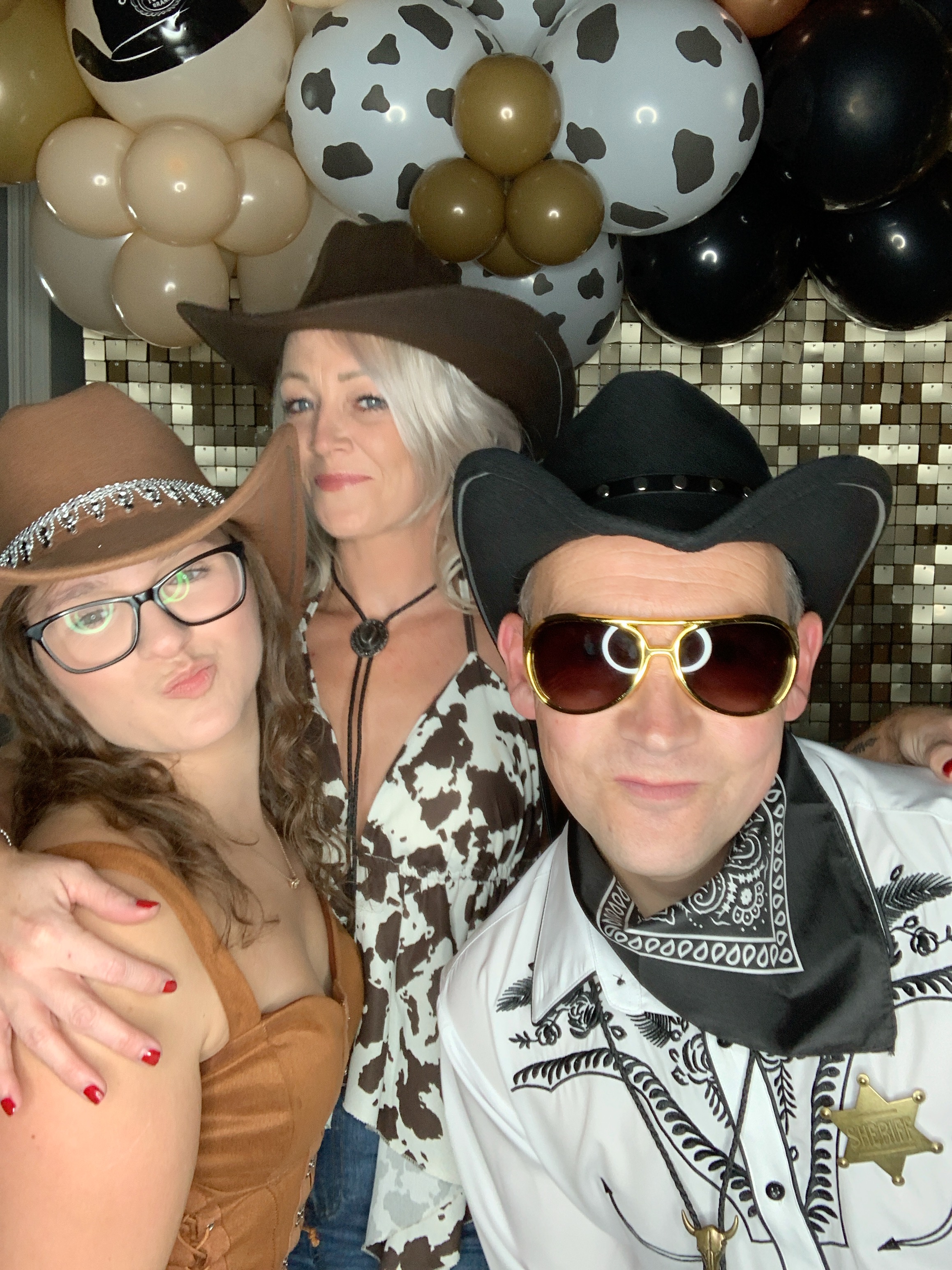 Saltmarshe Staff party  | View more photos from the event at gallery.magicimages.uk/u/MagicImages/Saltmarshe-Staff-party