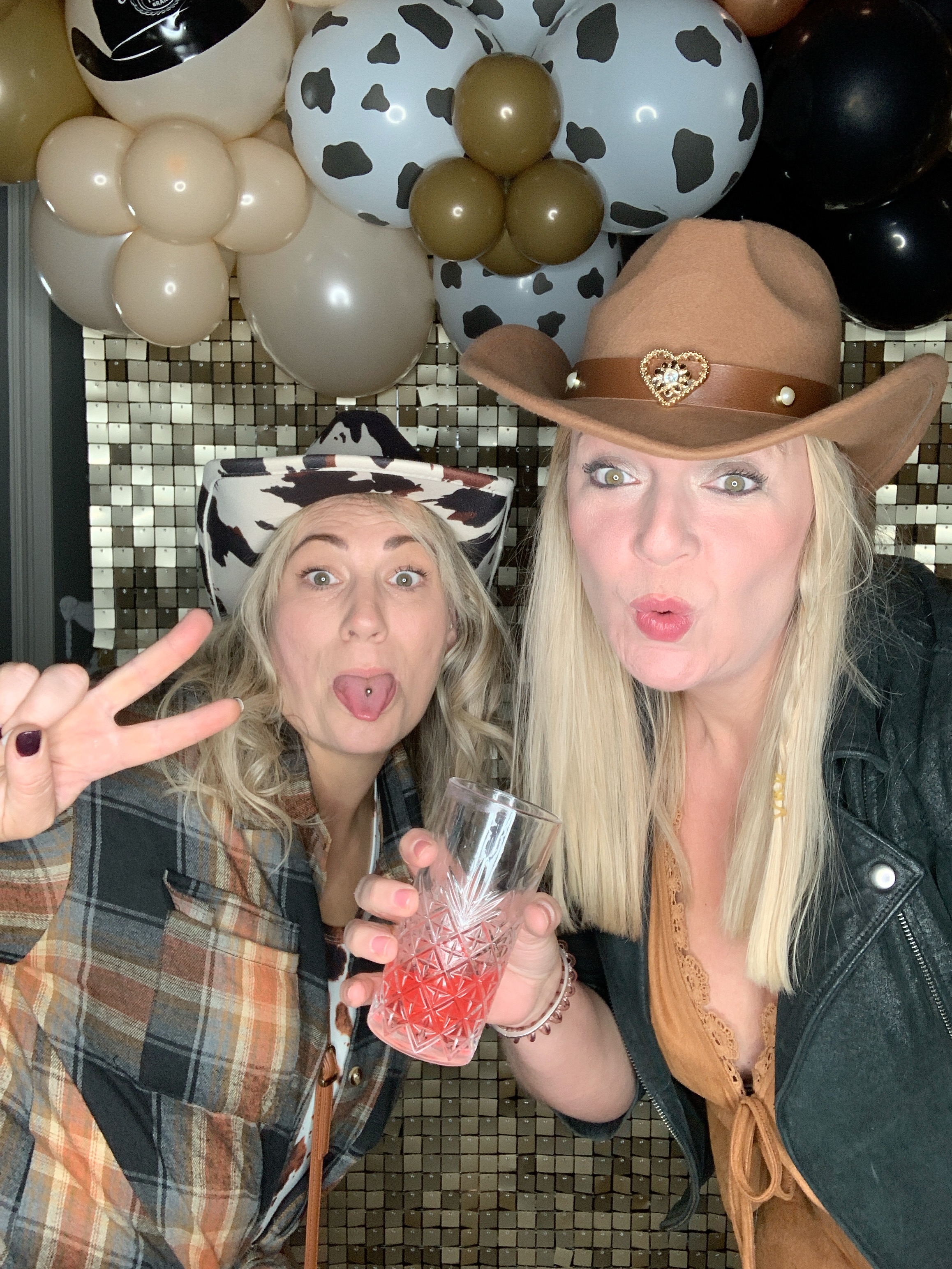 Saltmarshe Staff party  | View more photos from the event at gallery.magicimages.uk/u/MagicImages/Saltmarshe-Staff-party