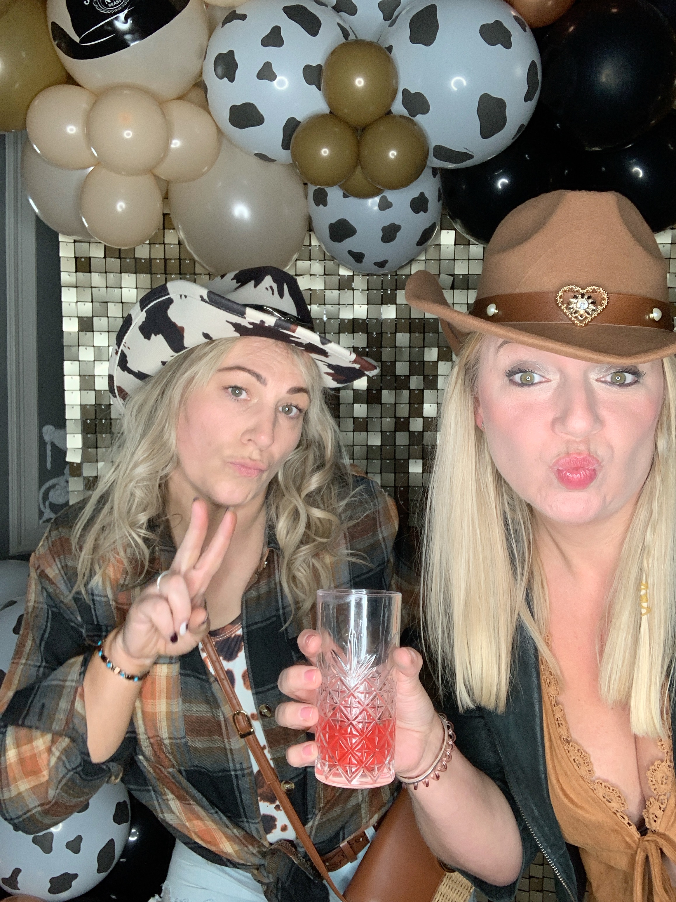 Saltmarshe Staff party  | View more photos from the event at gallery.magicimages.uk/u/MagicImages/Saltmarshe-Staff-party