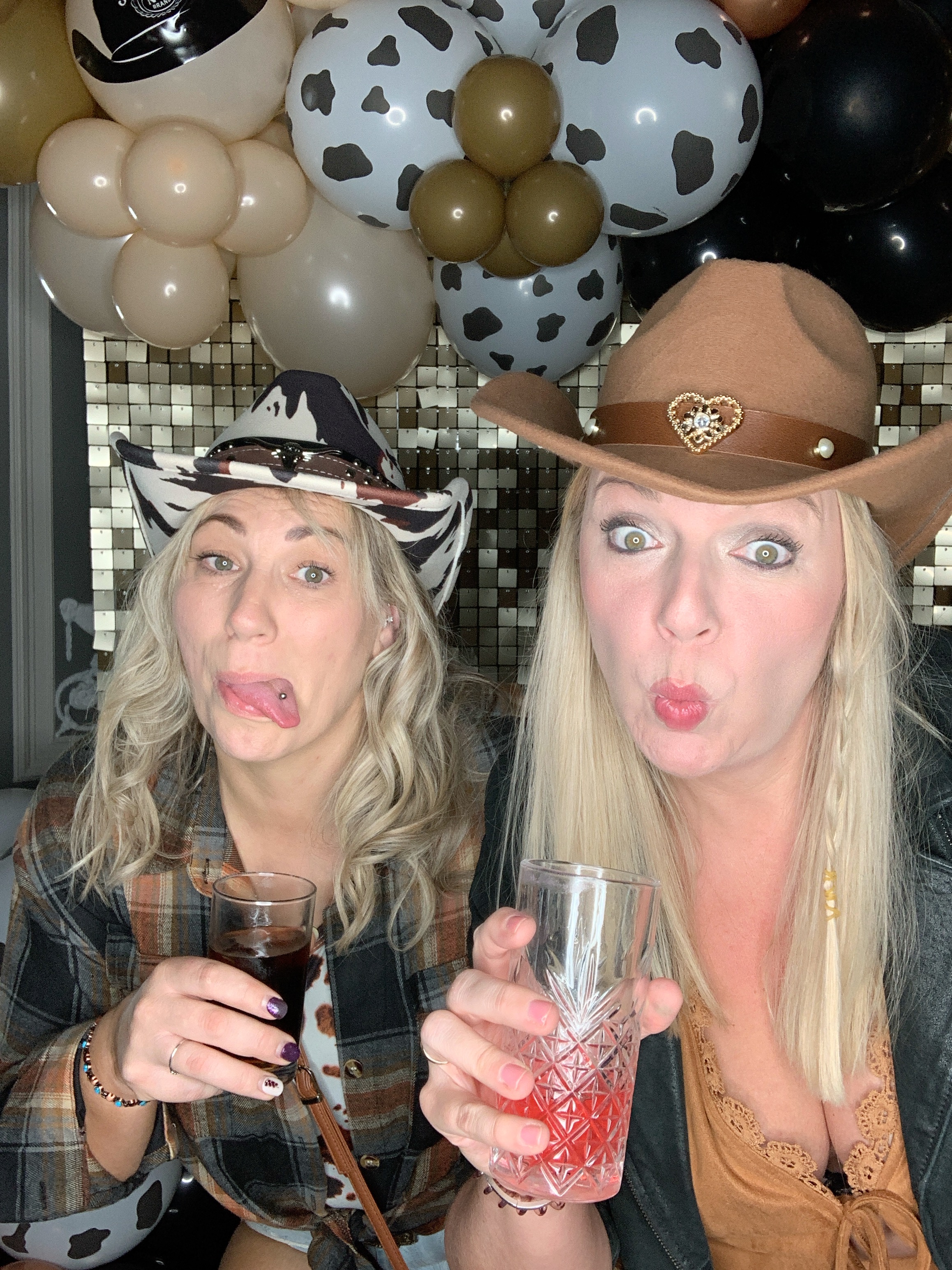 Saltmarshe Staff party  | View more photos from the event at gallery.magicimages.uk/u/MagicImages/Saltmarshe-Staff-party