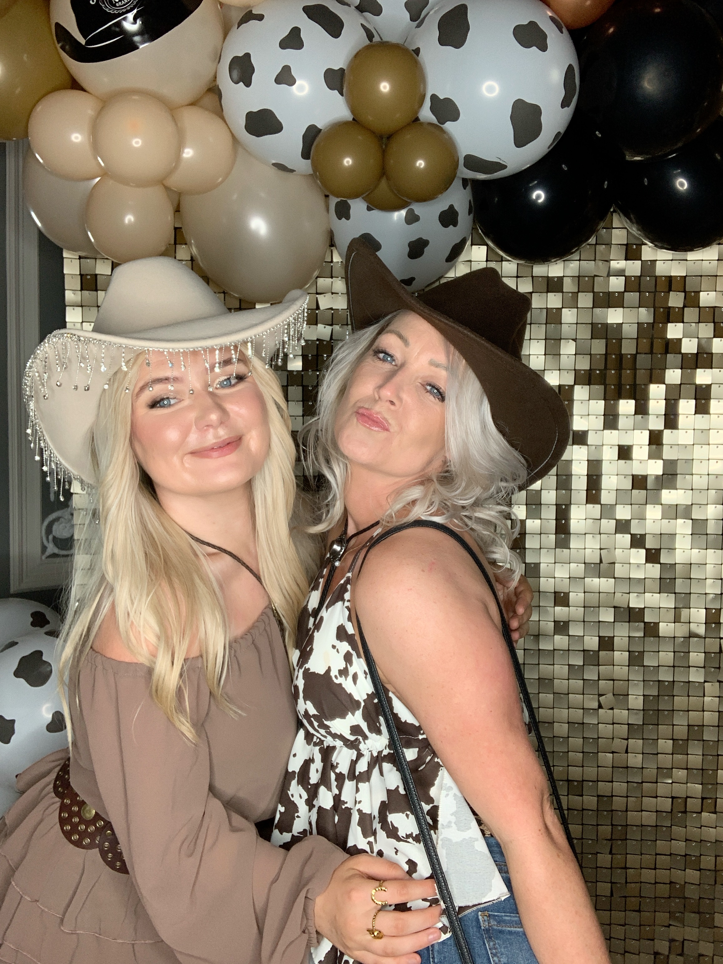 Saltmarshe Staff party  | View more photos from the event at gallery.magicimages.uk/u/MagicImages/Saltmarshe-Staff-party