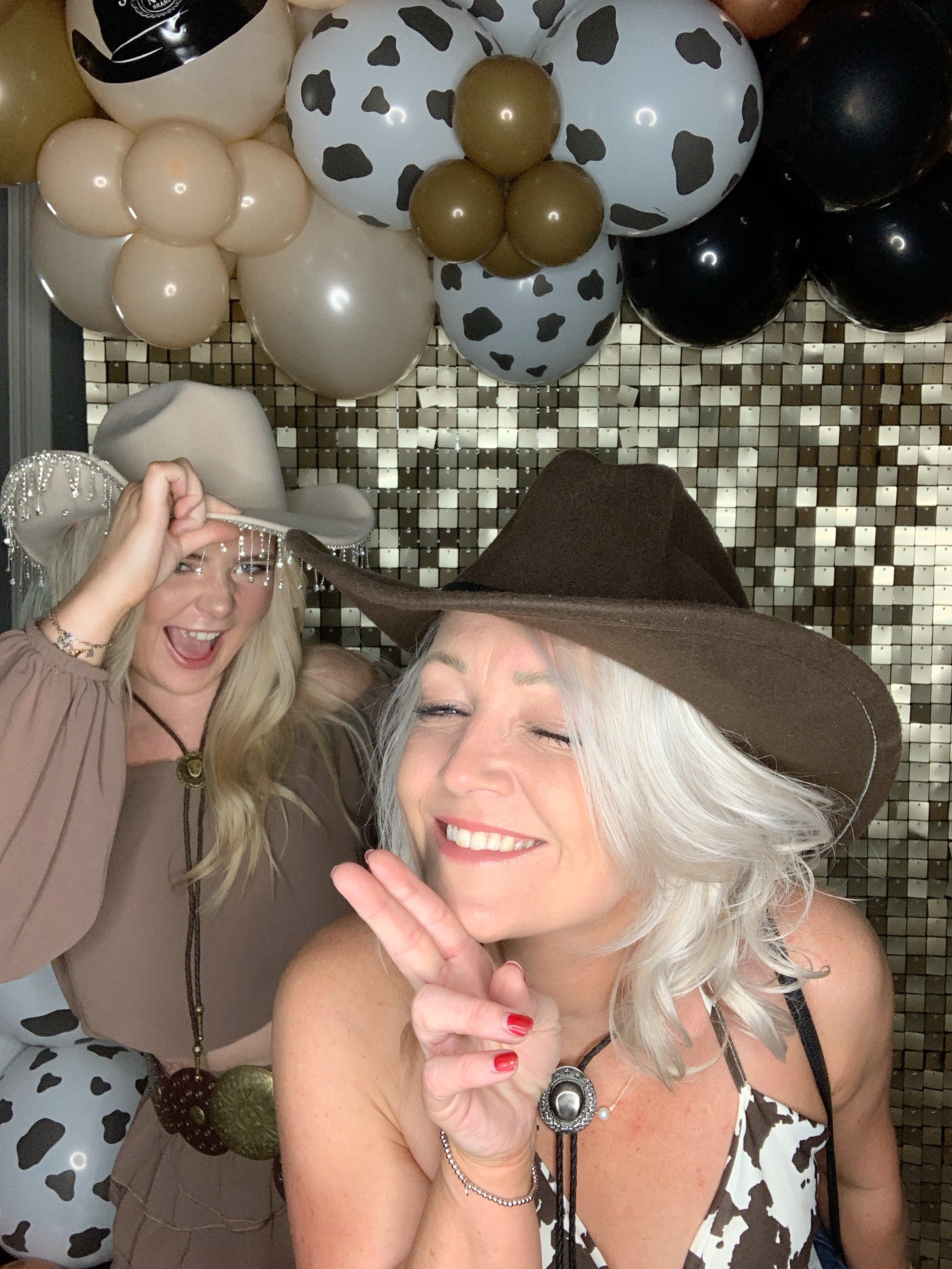 Saltmarshe Staff party  | View more photos from the event at gallery.magicimages.uk/u/MagicImages/Saltmarshe-Staff-party