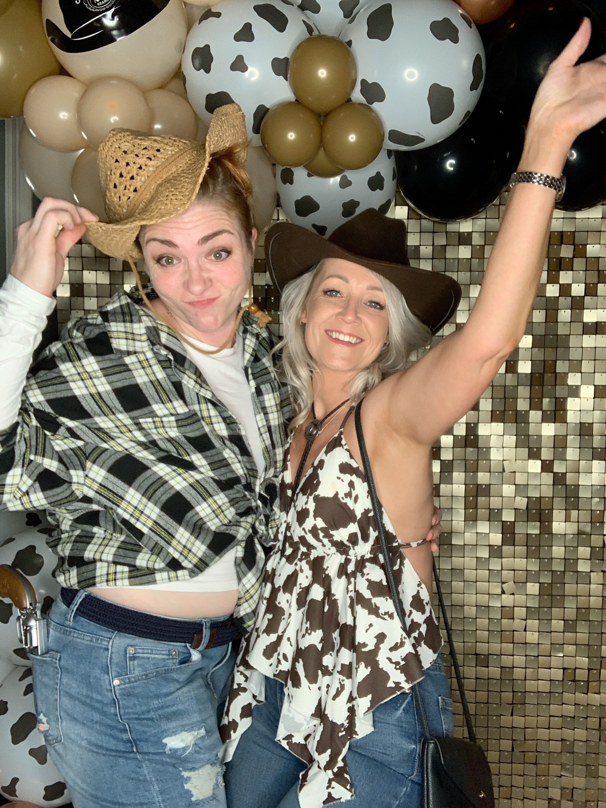 Saltmarshe Staff party  | View more photos from the event at gallery.magicimages.uk/u/MagicImages/Saltmarshe-Staff-party