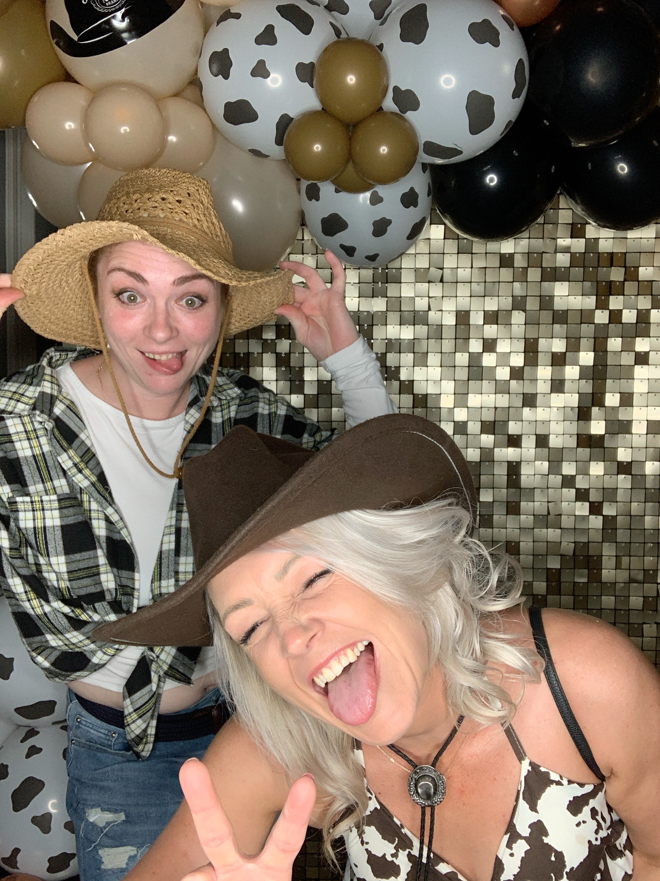 Saltmarshe Staff party  | View more photos from the event at gallery.magicimages.uk/u/MagicImages/Saltmarshe-Staff-party