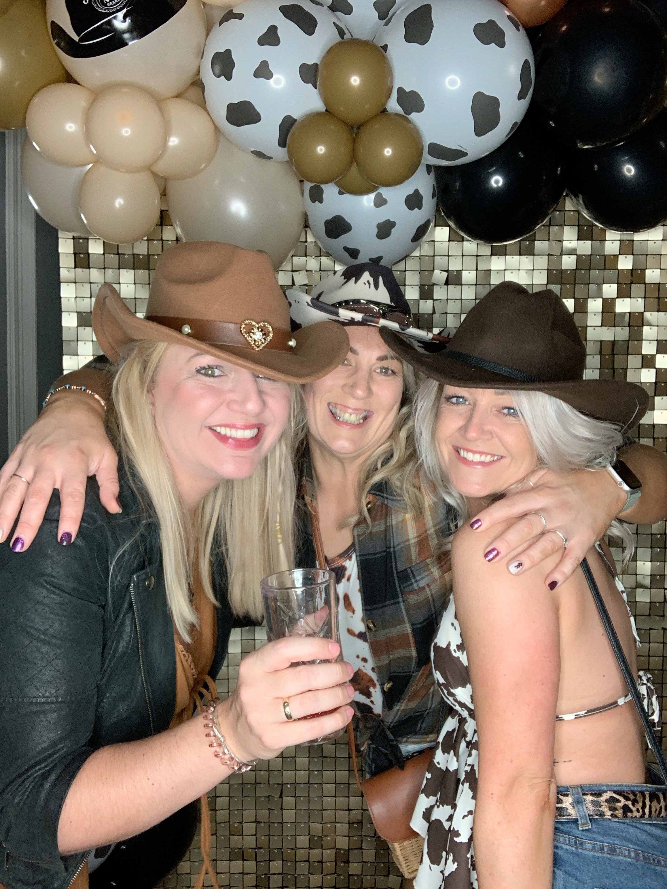 Saltmarshe Staff party  | View more photos from the event at gallery.magicimages.uk/u/MagicImages/Saltmarshe-Staff-party