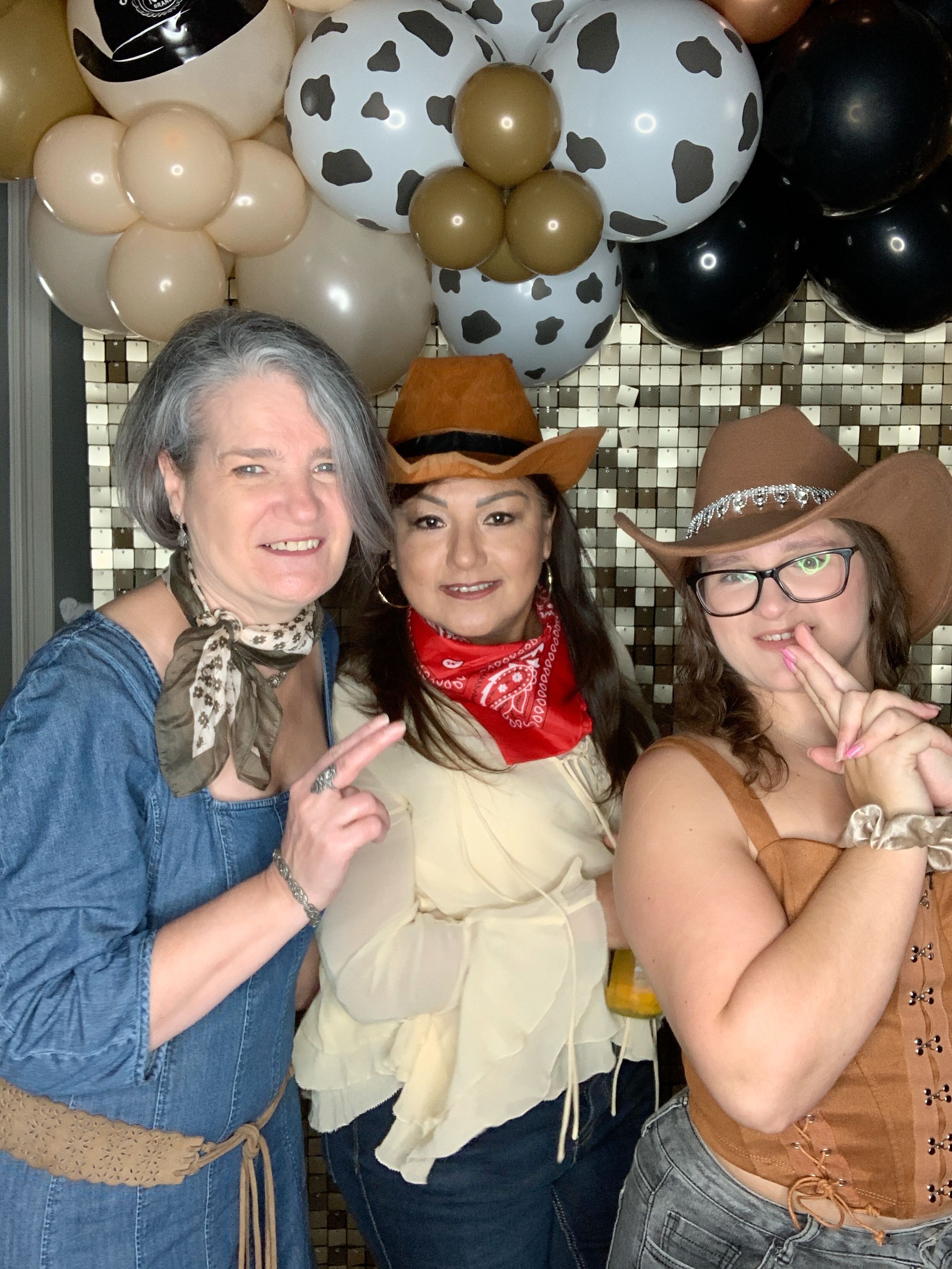 Saltmarshe Staff party  | View more photos from the event at gallery.magicimages.uk/u/MagicImages/Saltmarshe-Staff-party