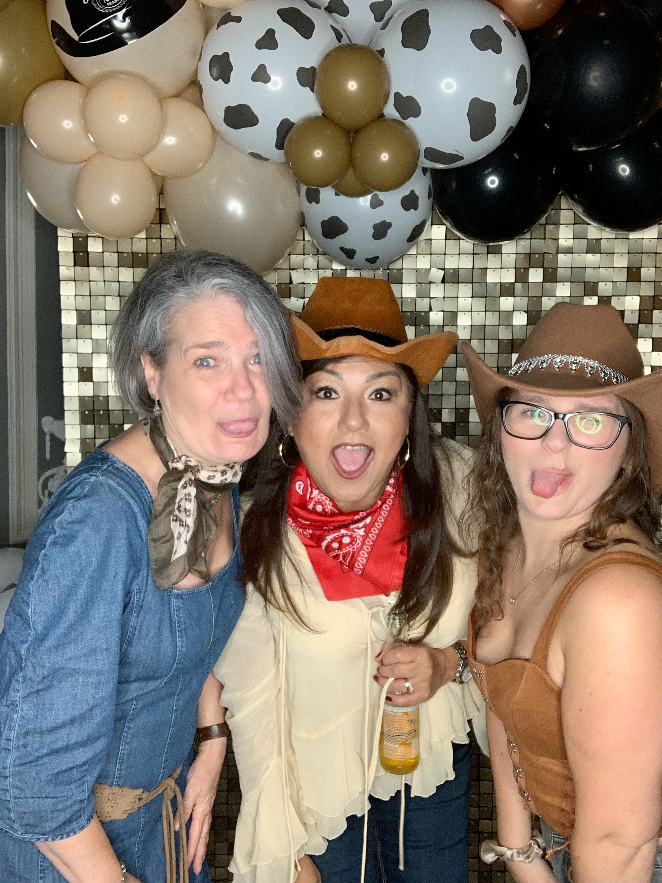 Saltmarshe Staff party  | View more photos from the event at gallery.magicimages.uk/u/MagicImages/Saltmarshe-Staff-party