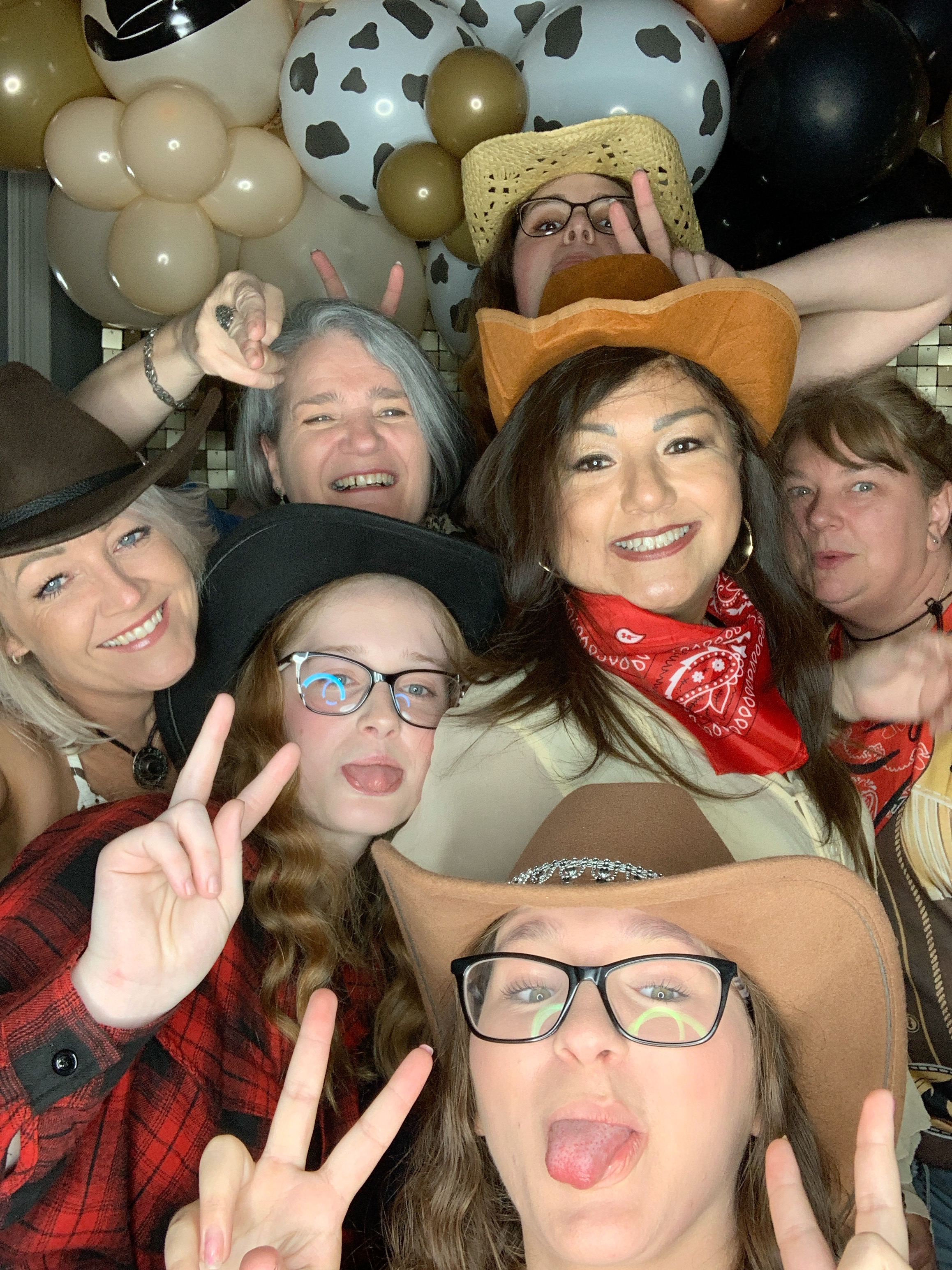 Saltmarshe Staff party  | View more photos from the event at gallery.magicimages.uk/u/MagicImages/Saltmarshe-Staff-party