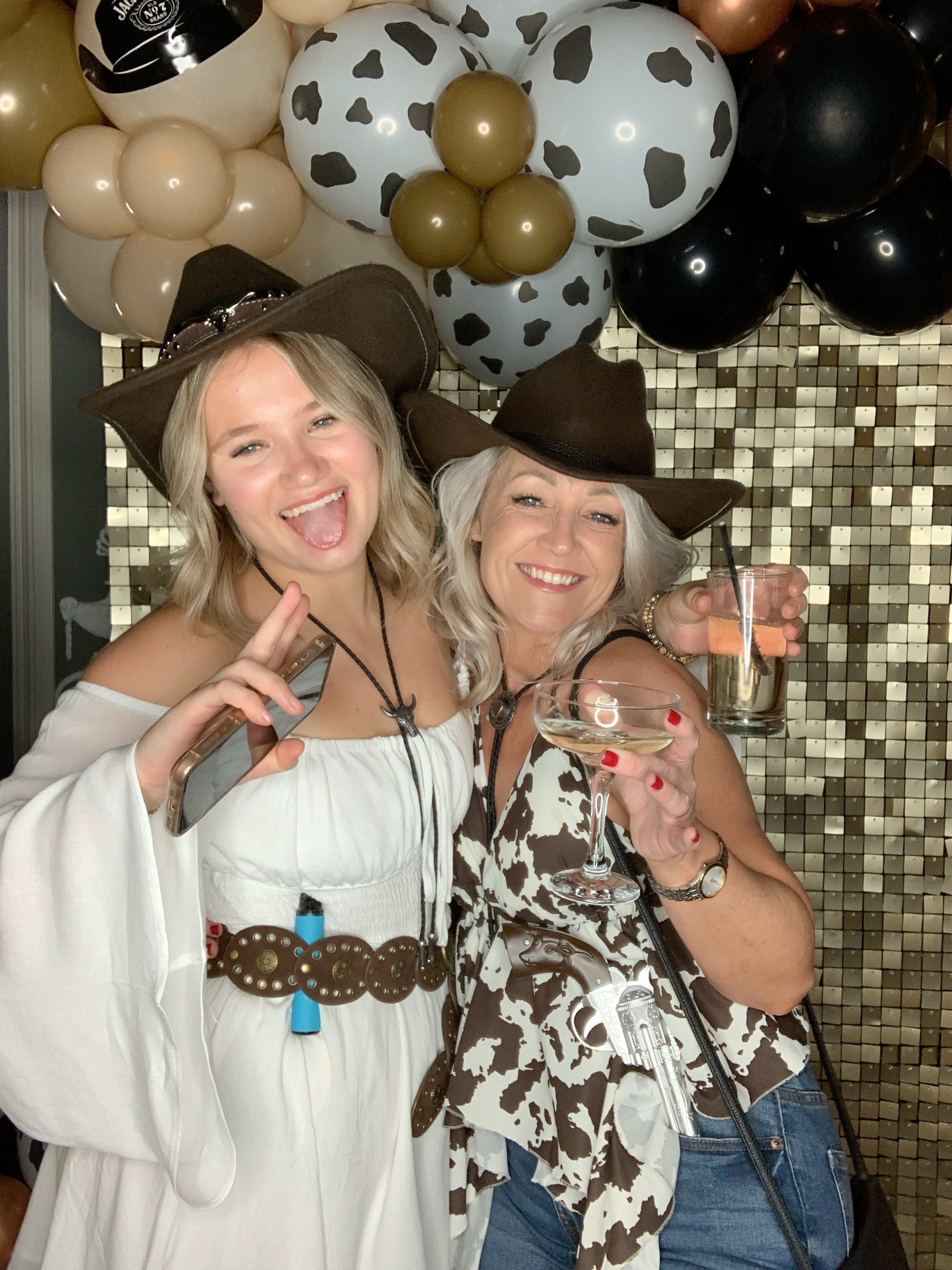 Saltmarshe Staff party  | View more photos from the event at gallery.magicimages.uk/u/MagicImages/Saltmarshe-Staff-party