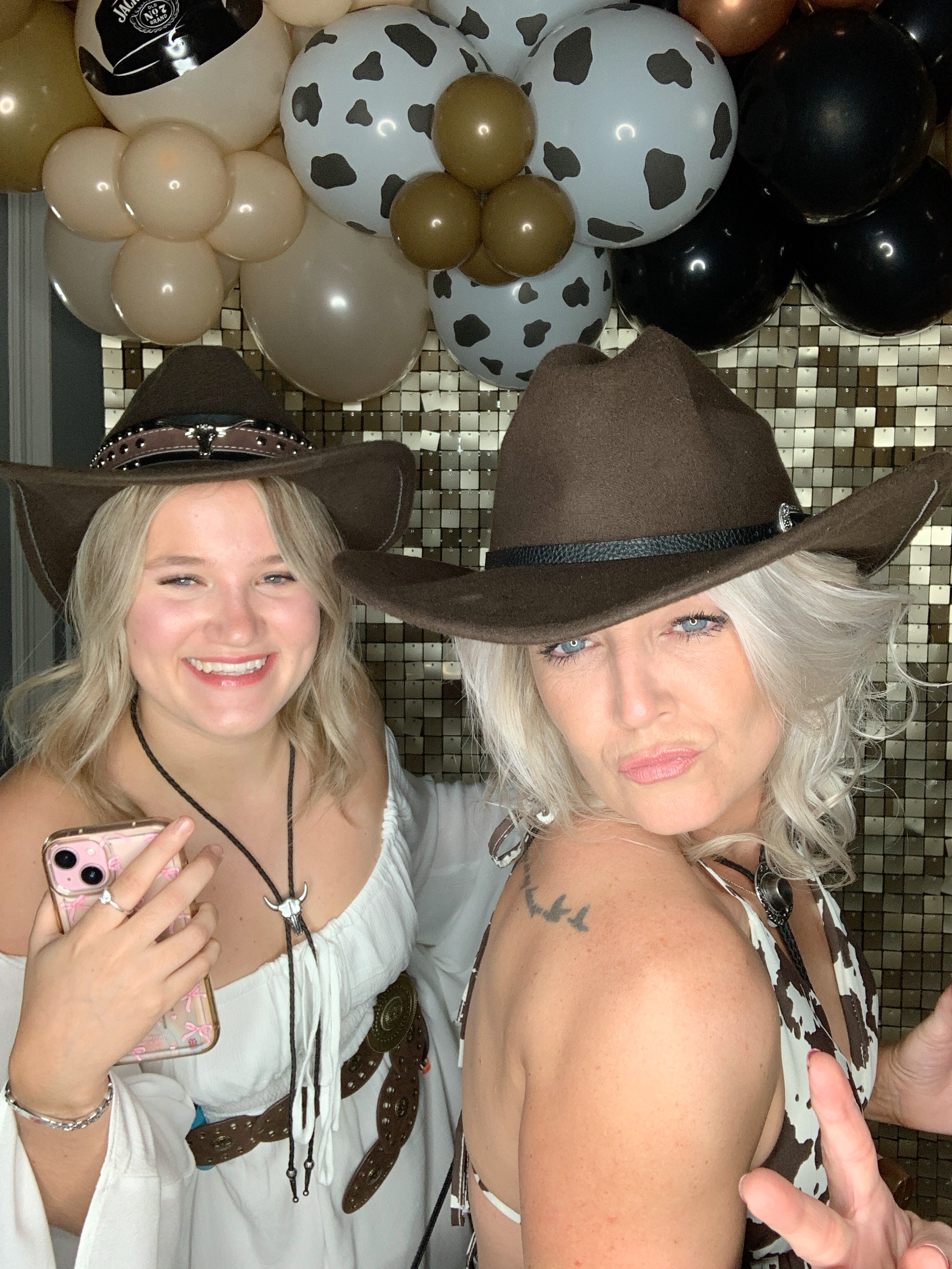 Saltmarshe Staff party  | View more photos from the event at gallery.magicimages.uk/u/MagicImages/Saltmarshe-Staff-party