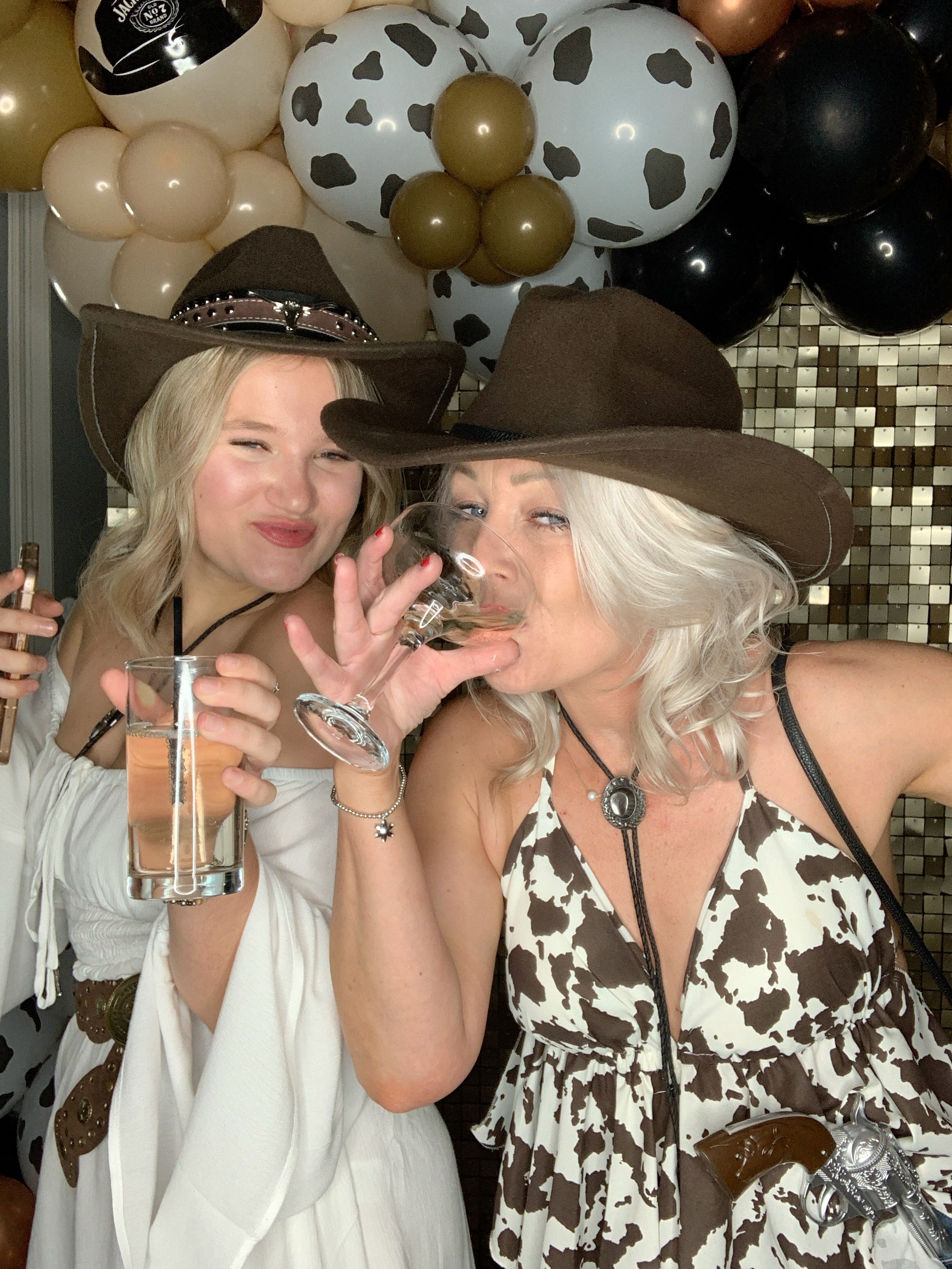 Saltmarshe Staff party  | View more photos from the event at gallery.magicimages.uk/u/MagicImages/Saltmarshe-Staff-party