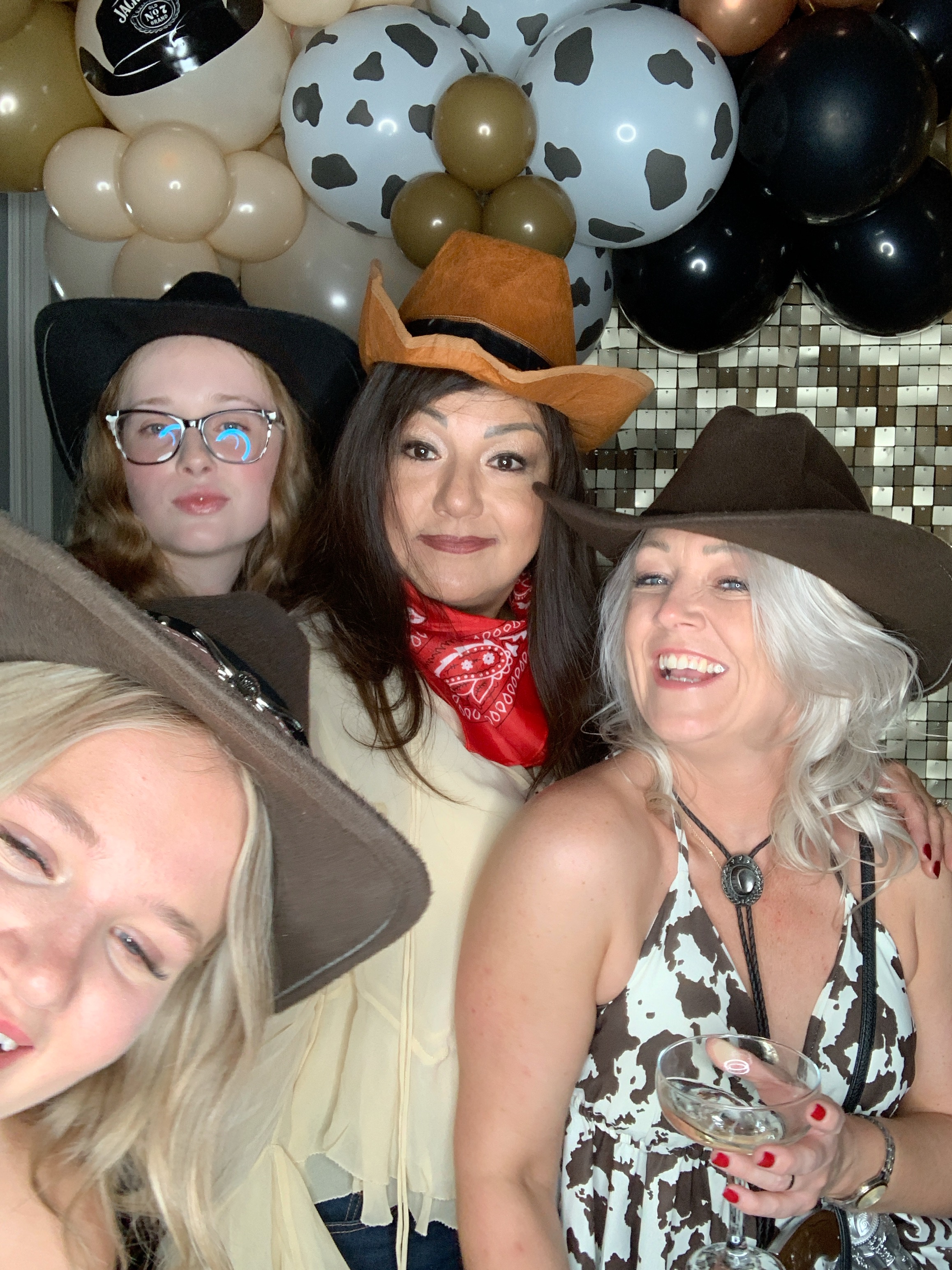 Saltmarshe Staff party  | View more photos from the event at gallery.magicimages.uk/u/MagicImages/Saltmarshe-Staff-party