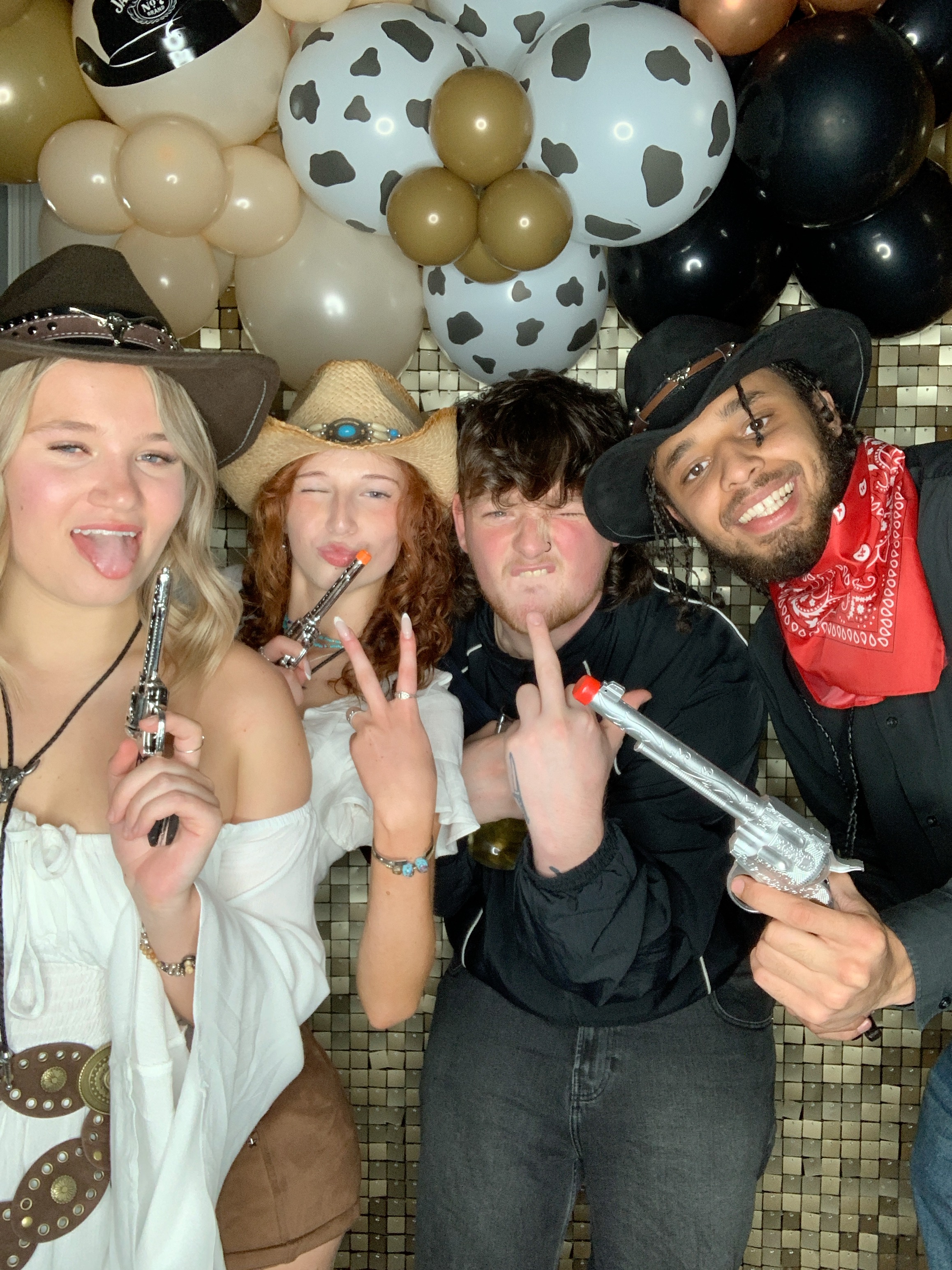 Saltmarshe Staff party  | View more photos from the event at gallery.magicimages.uk/u/MagicImages/Saltmarshe-Staff-party