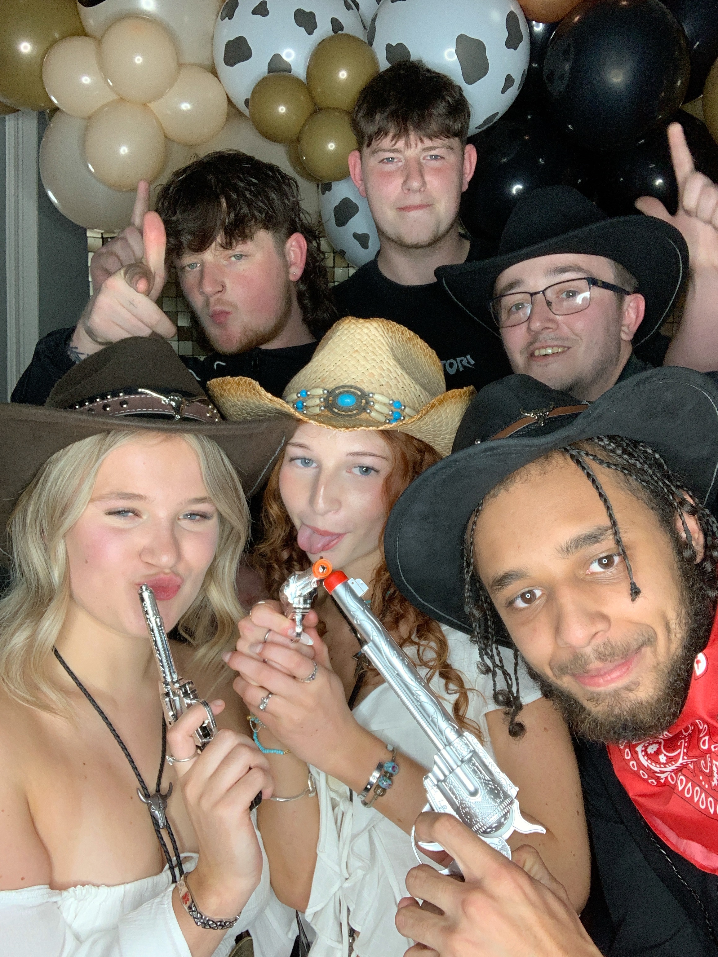 Saltmarshe Staff party  | View more photos from the event at gallery.magicimages.uk/u/MagicImages/Saltmarshe-Staff-party