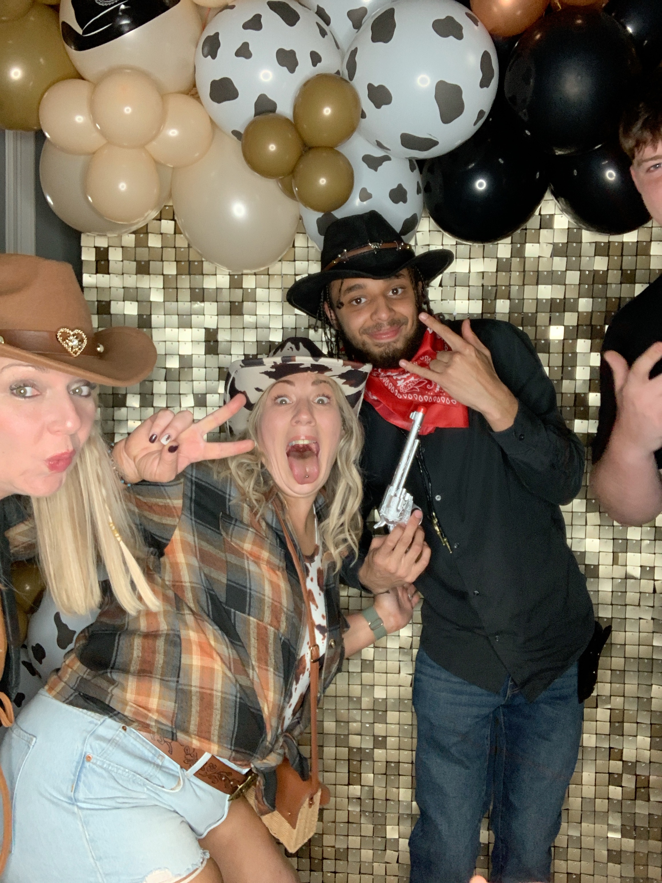 Saltmarshe Staff party  | View more photos from the event at gallery.magicimages.uk/u/MagicImages/Saltmarshe-Staff-party