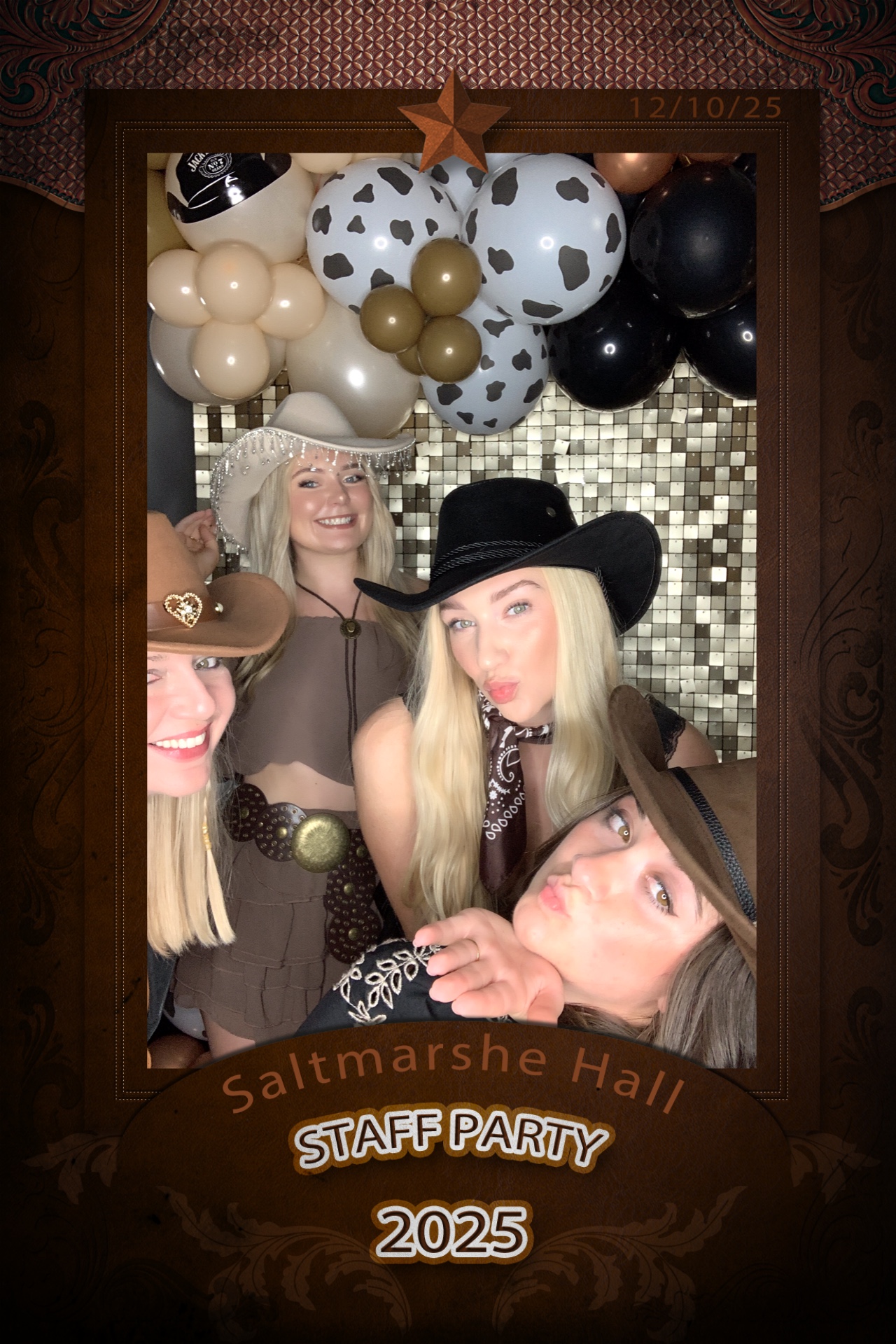 Saltmarshe Staff party  | View more photos from the event at gallery.magicimages.uk/u/MagicImages/Saltmarshe-Staff-party