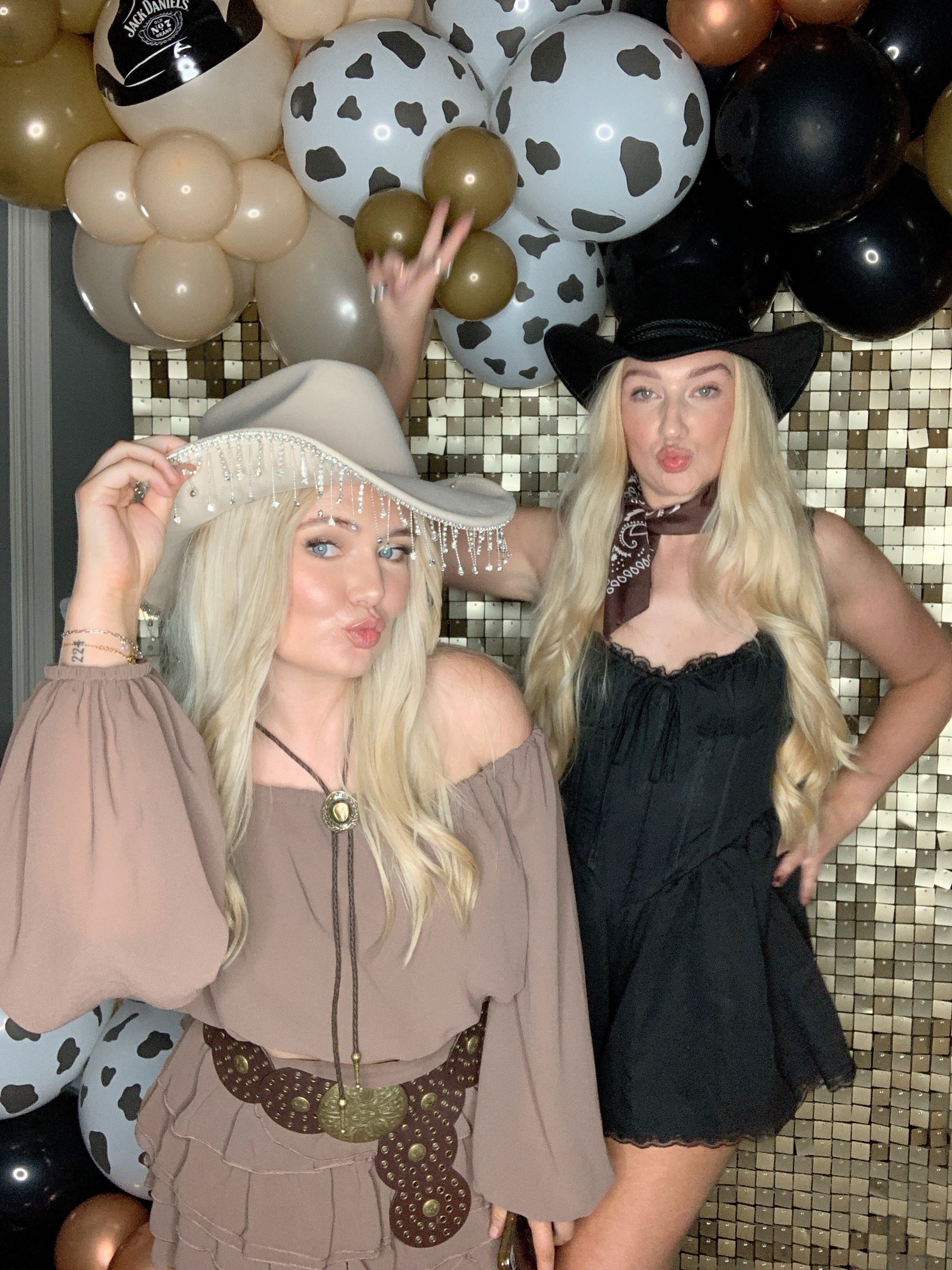 Saltmarshe Staff party  | View more photos from the event at gallery.magicimages.uk/u/MagicImages/Saltmarshe-Staff-party