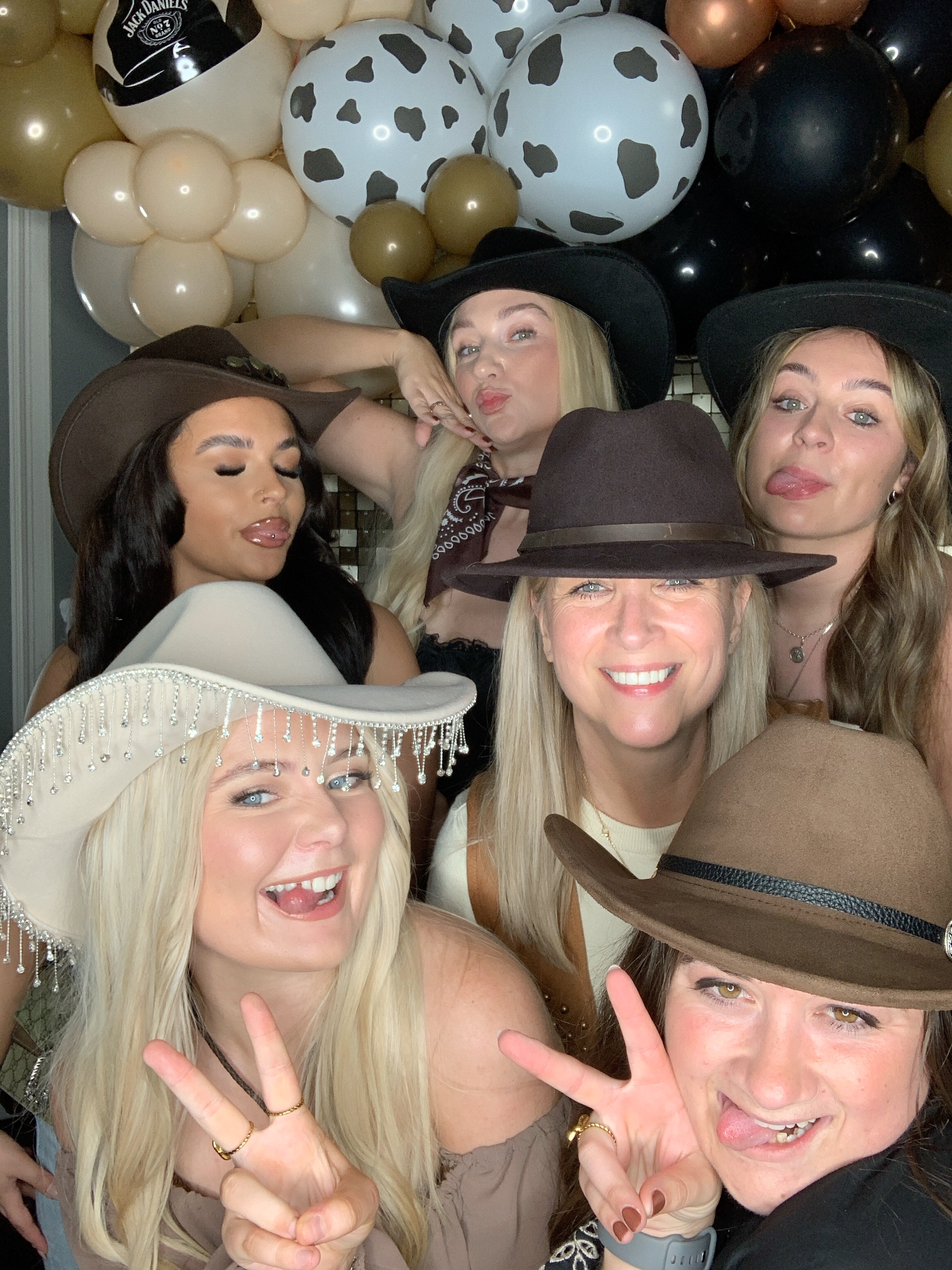 Saltmarshe Staff party  | View more photos from the event at gallery.magicimages.uk/u/MagicImages/Saltmarshe-Staff-party