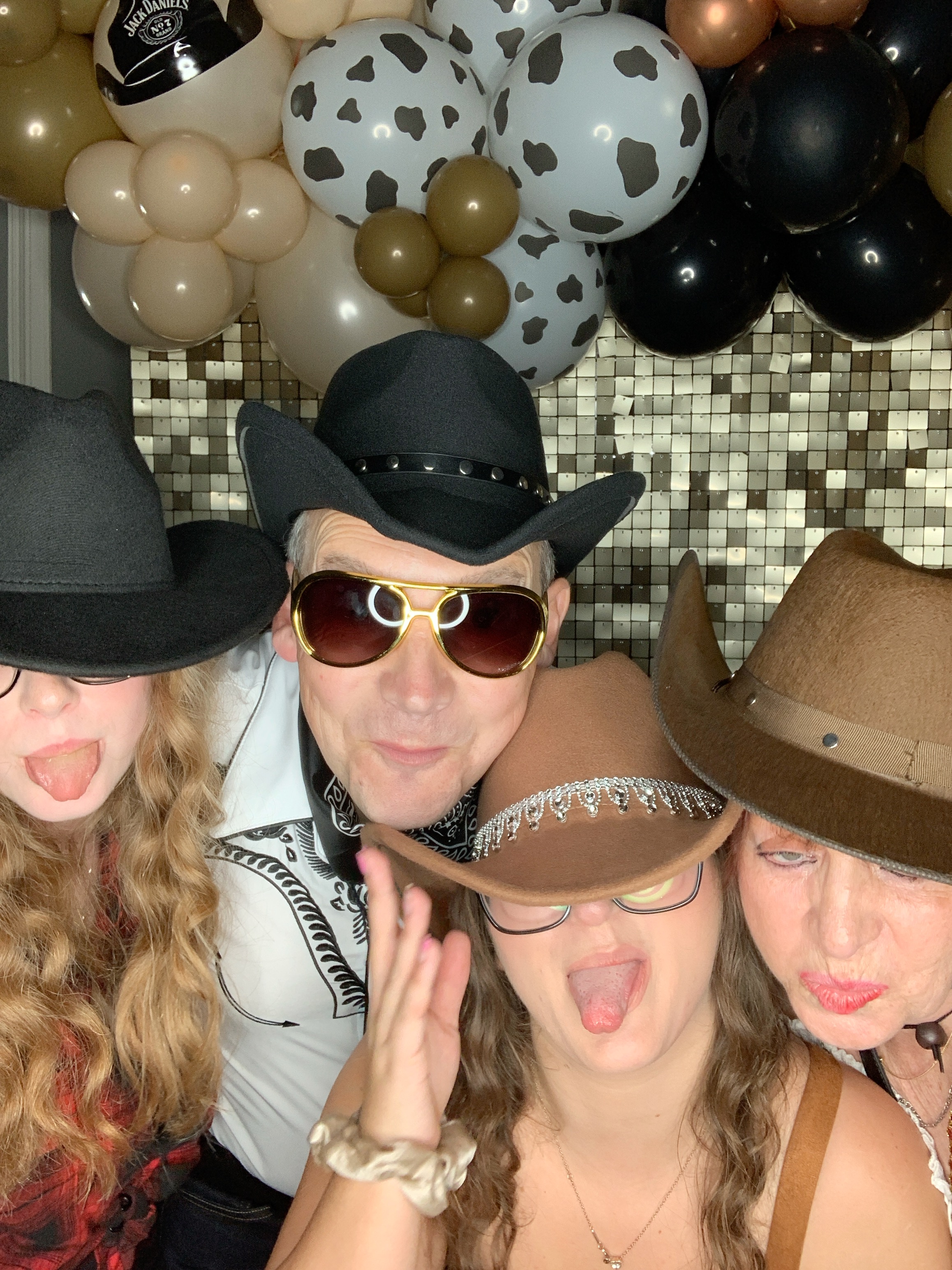 Saltmarshe Staff party  | View more photos from the event at gallery.magicimages.uk/u/MagicImages/Saltmarshe-Staff-party