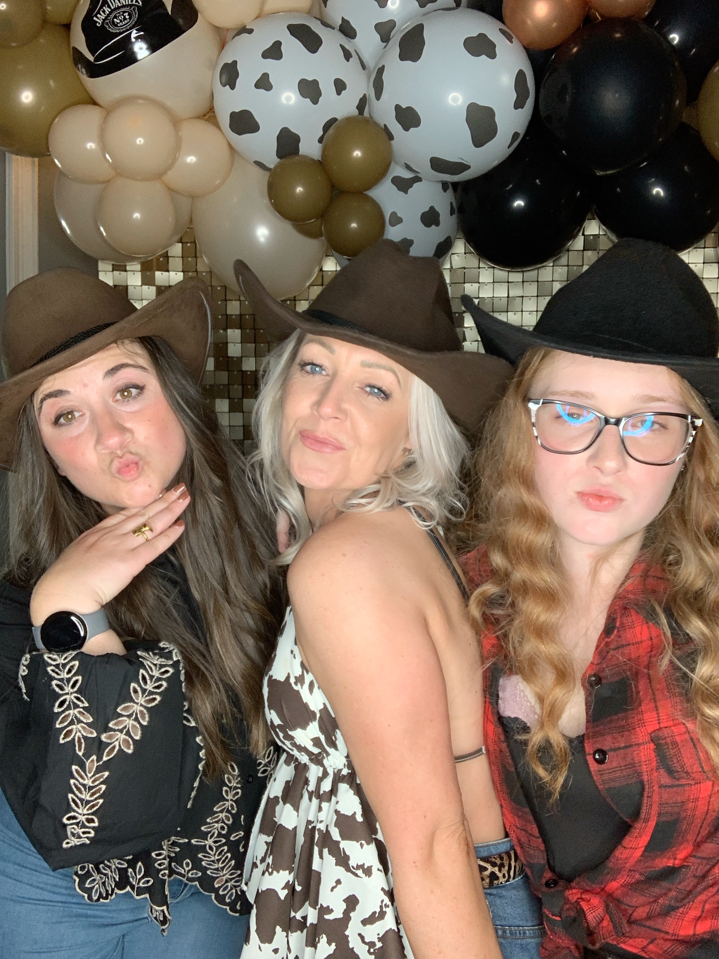 Saltmarshe Staff party  | View more photos from the event at gallery.magicimages.uk/u/MagicImages/Saltmarshe-Staff-party