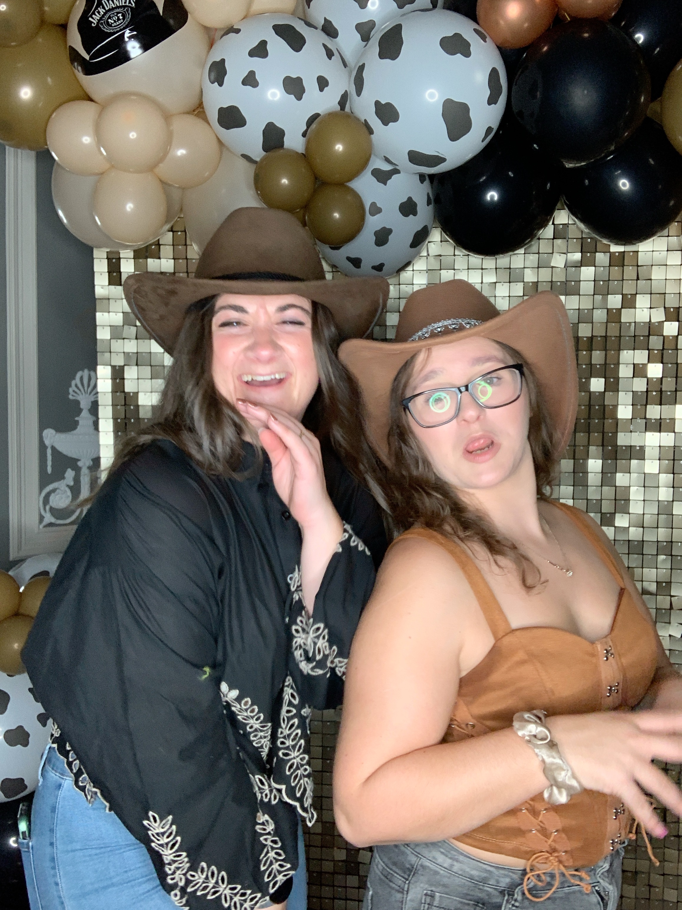 Saltmarshe Staff party  | View more photos from the event at gallery.magicimages.uk/u/MagicImages/Saltmarshe-Staff-party