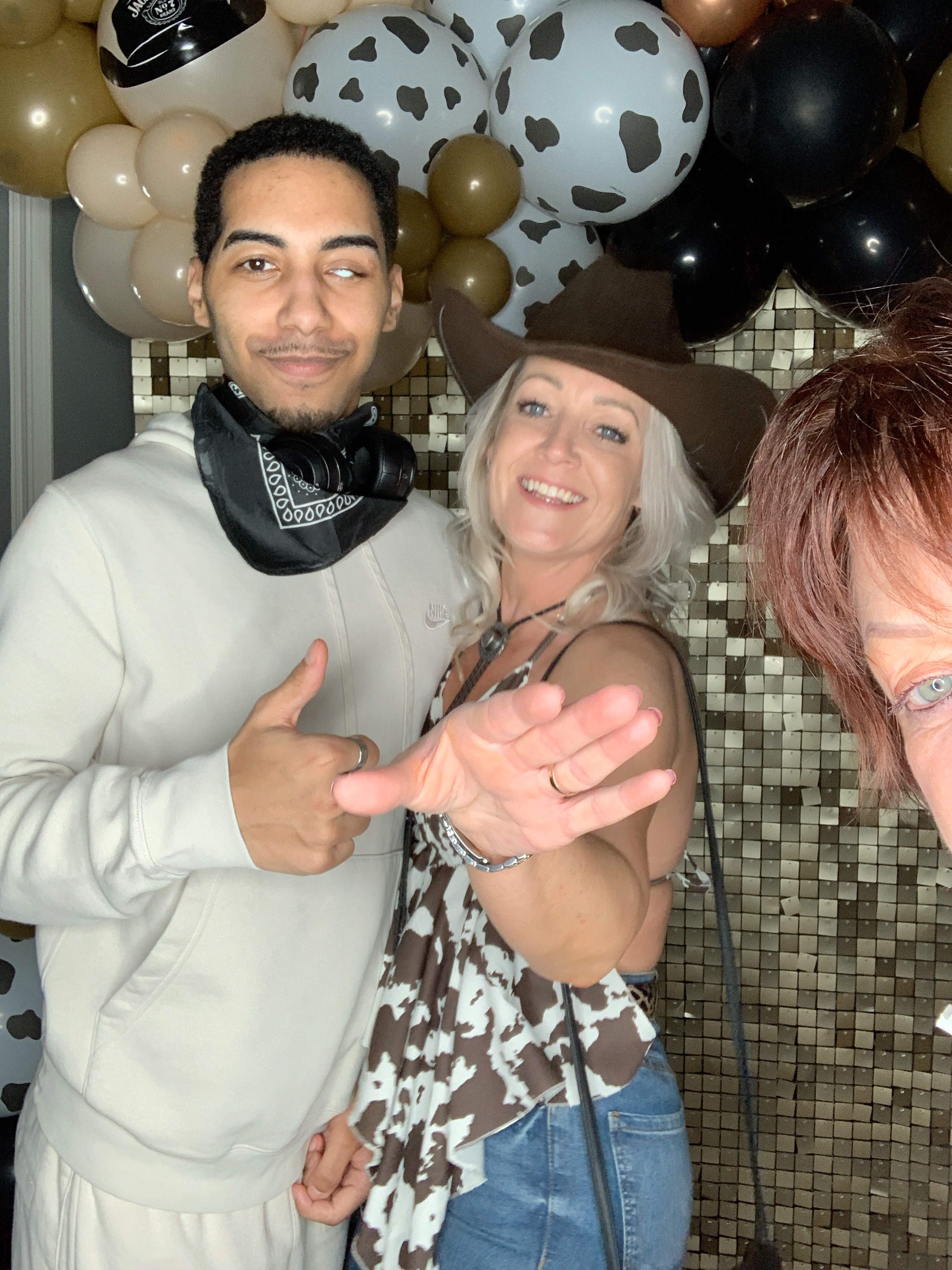 Saltmarshe Staff party  | View more photos from the event at gallery.magicimages.uk/u/MagicImages/Saltmarshe-Staff-party