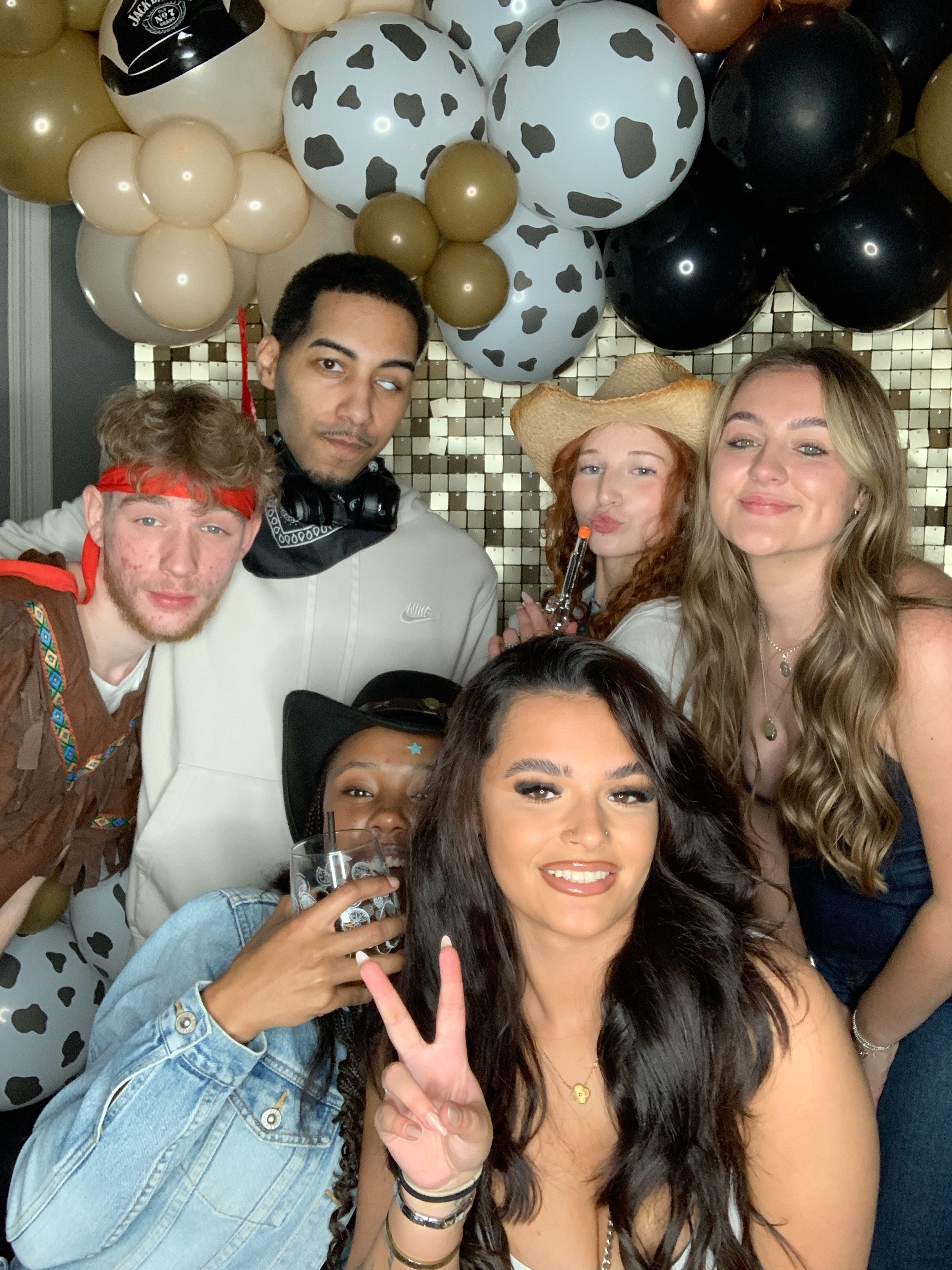 Saltmarshe Staff party  | View more photos from the event at gallery.magicimages.uk/u/MagicImages/Saltmarshe-Staff-party