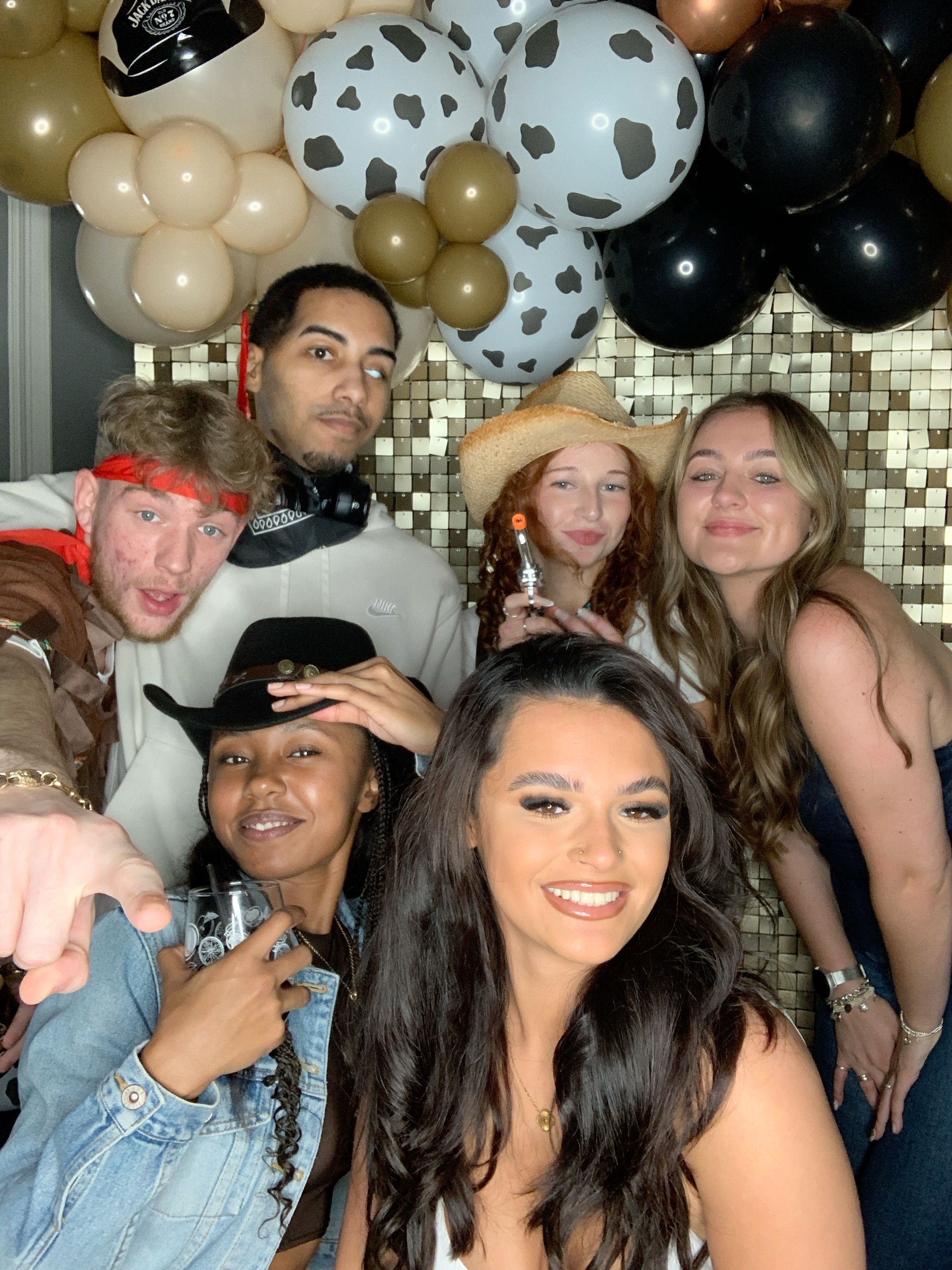 Saltmarshe Staff party  | View more photos from the event at gallery.magicimages.uk/u/MagicImages/Saltmarshe-Staff-party