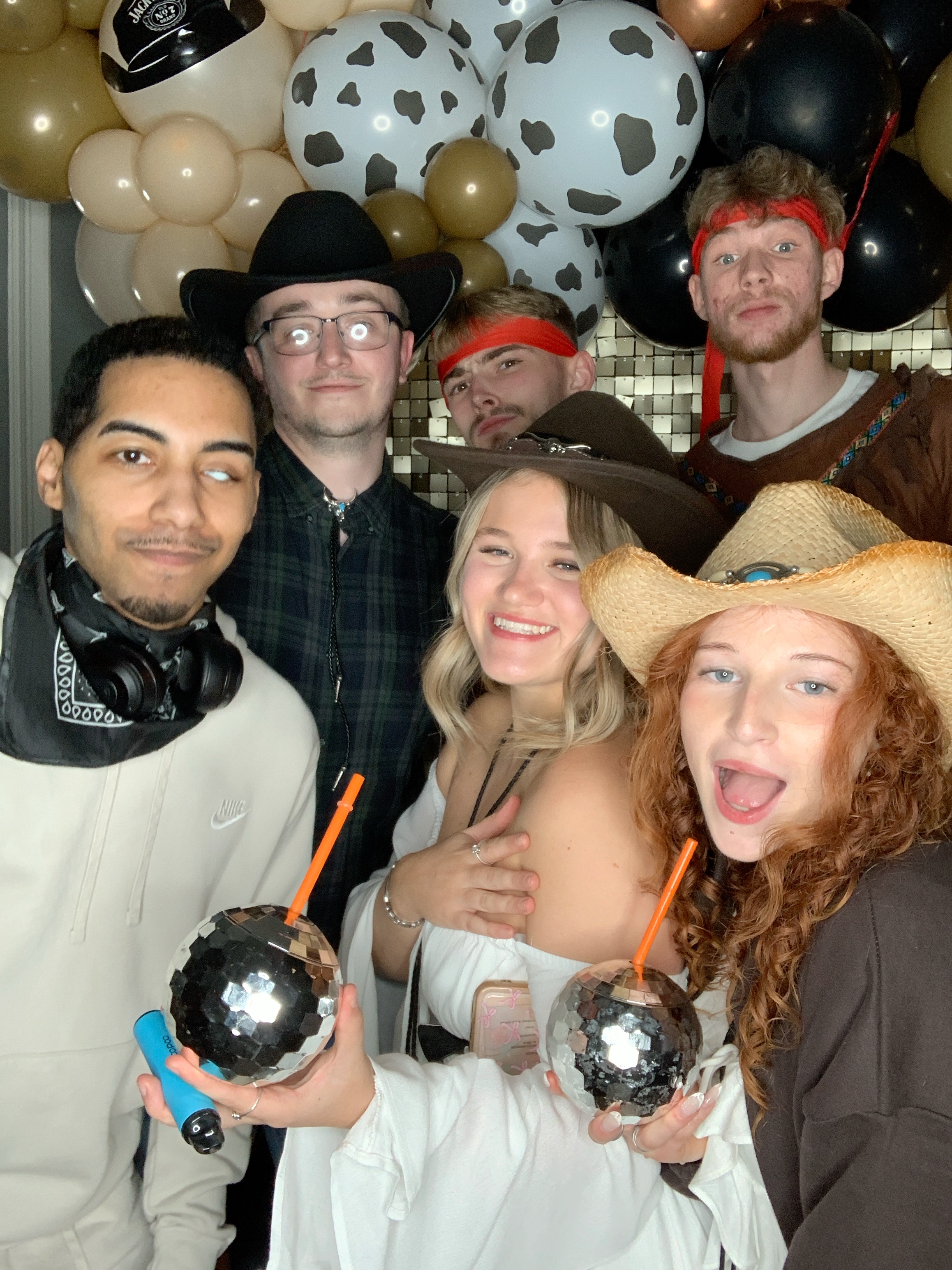 Saltmarshe Staff party  | View more photos from the event at gallery.magicimages.uk/u/MagicImages/Saltmarshe-Staff-party