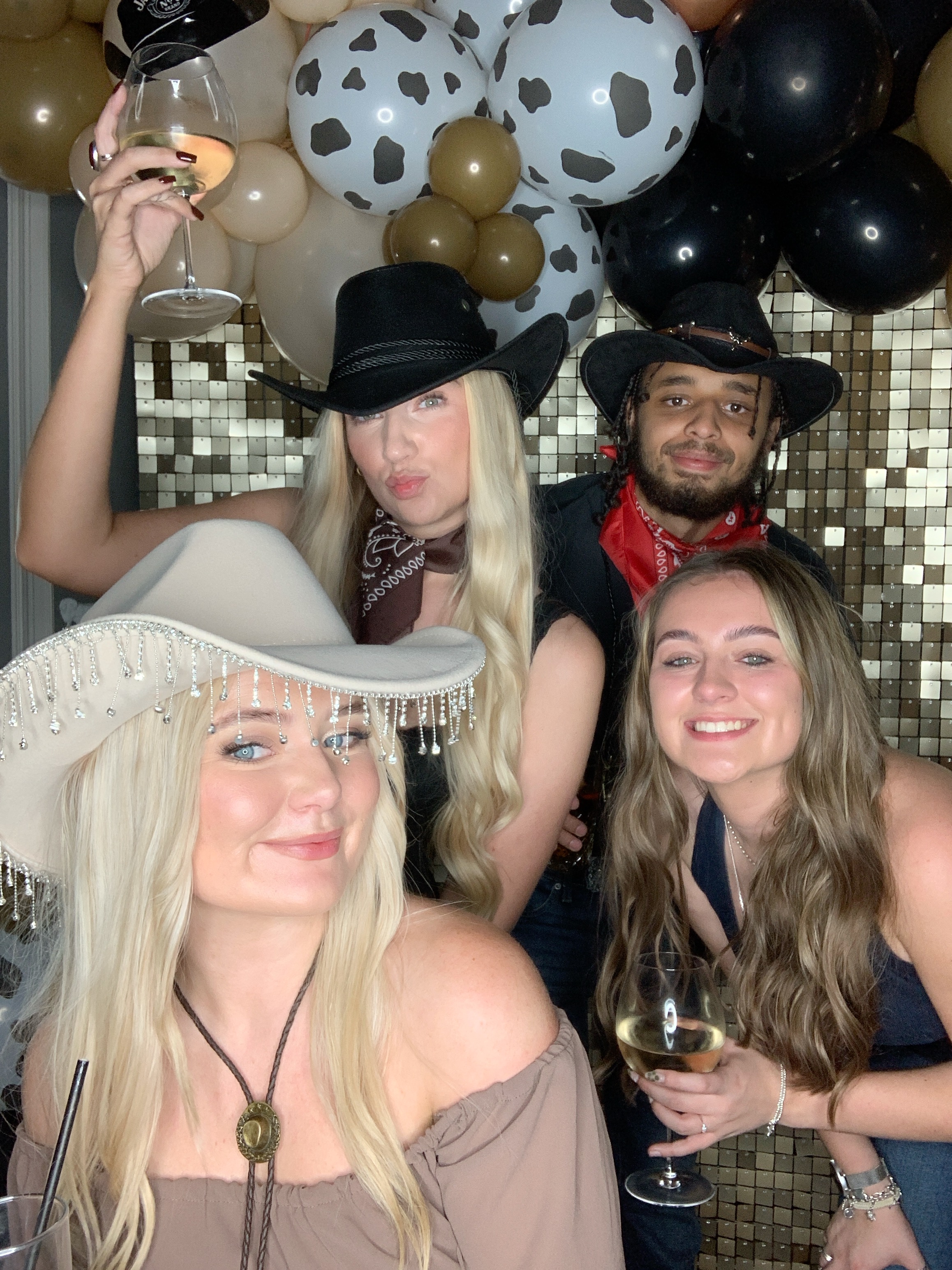 Saltmarshe Staff party  | View more photos from the event at gallery.magicimages.uk/u/MagicImages/Saltmarshe-Staff-party