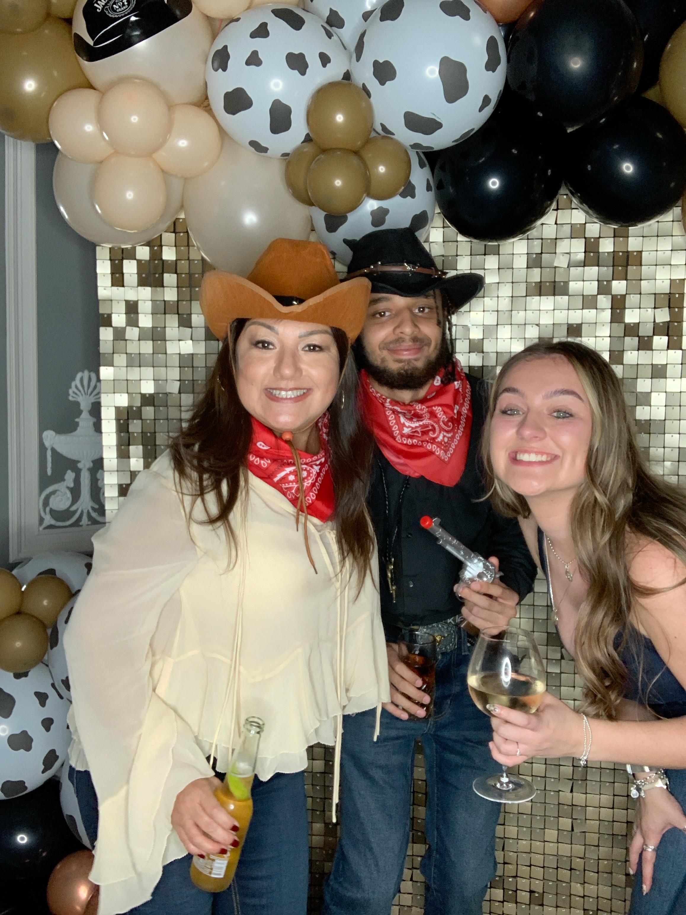 Saltmarshe Staff party  | View more photos from the event at gallery.magicimages.uk/u/MagicImages/Saltmarshe-Staff-party