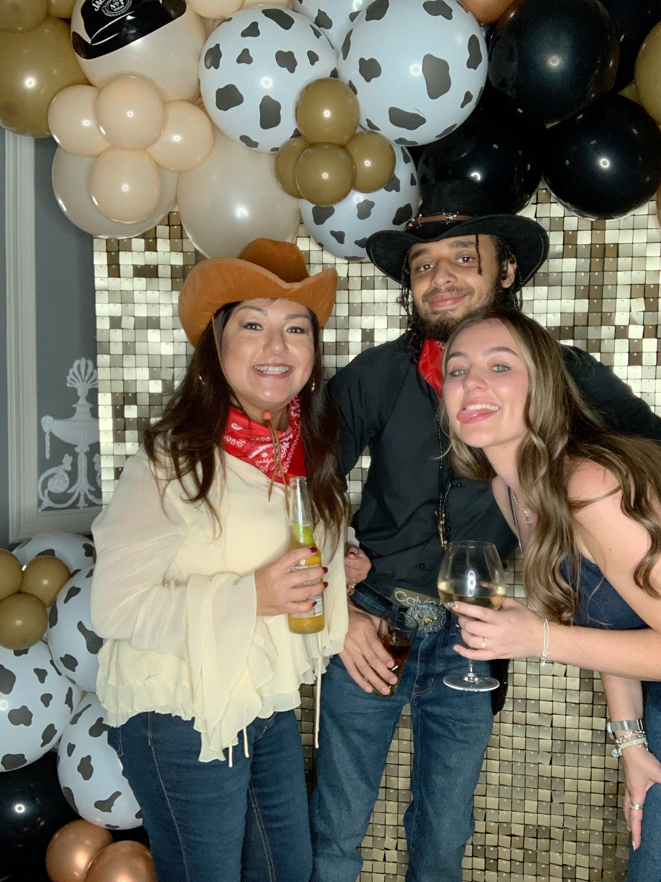 Saltmarshe Staff party  | View more photos from the event at gallery.magicimages.uk/u/MagicImages/Saltmarshe-Staff-party