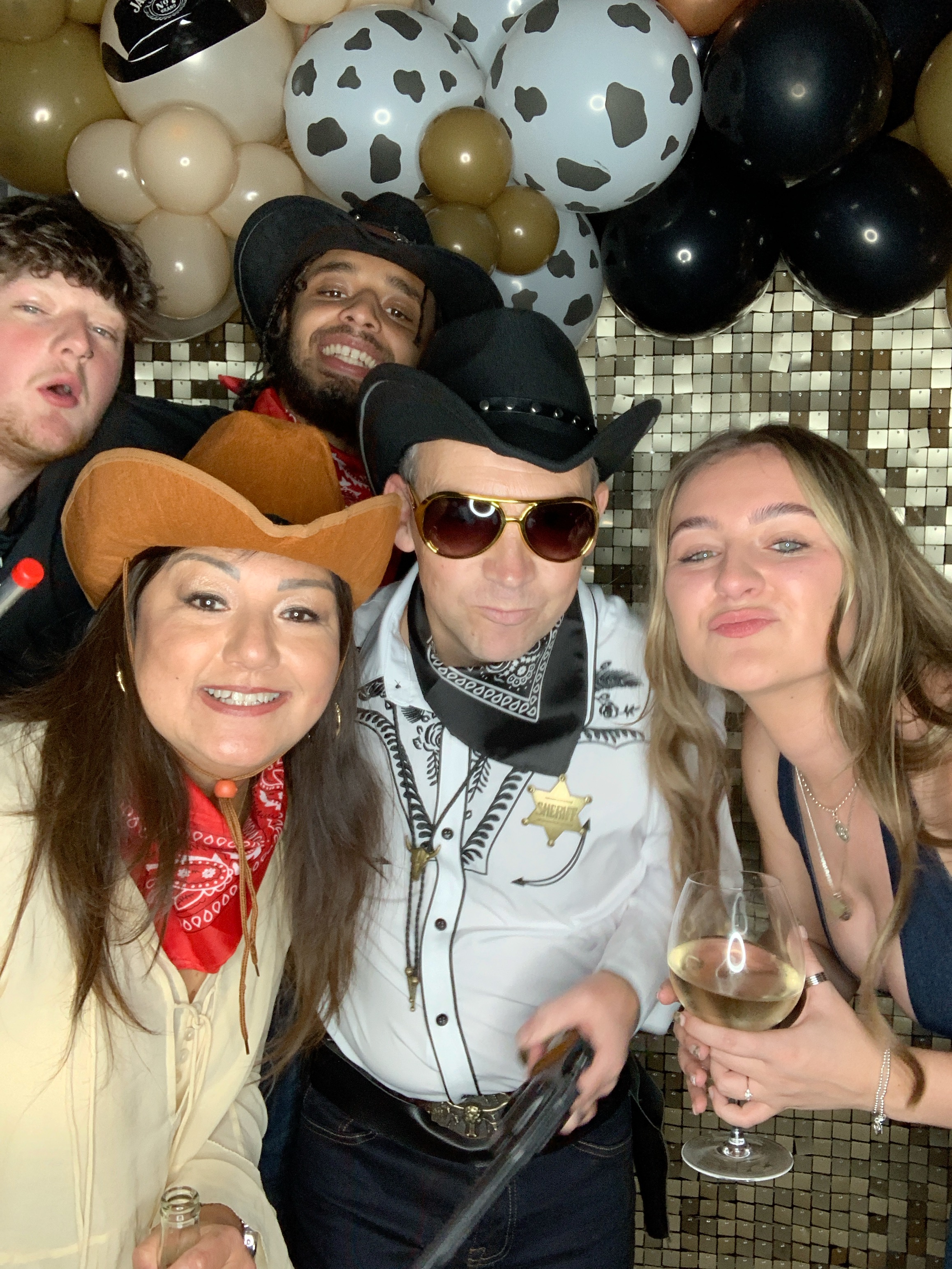 Saltmarshe Staff party  | View more photos from the event at gallery.magicimages.uk/u/MagicImages/Saltmarshe-Staff-party