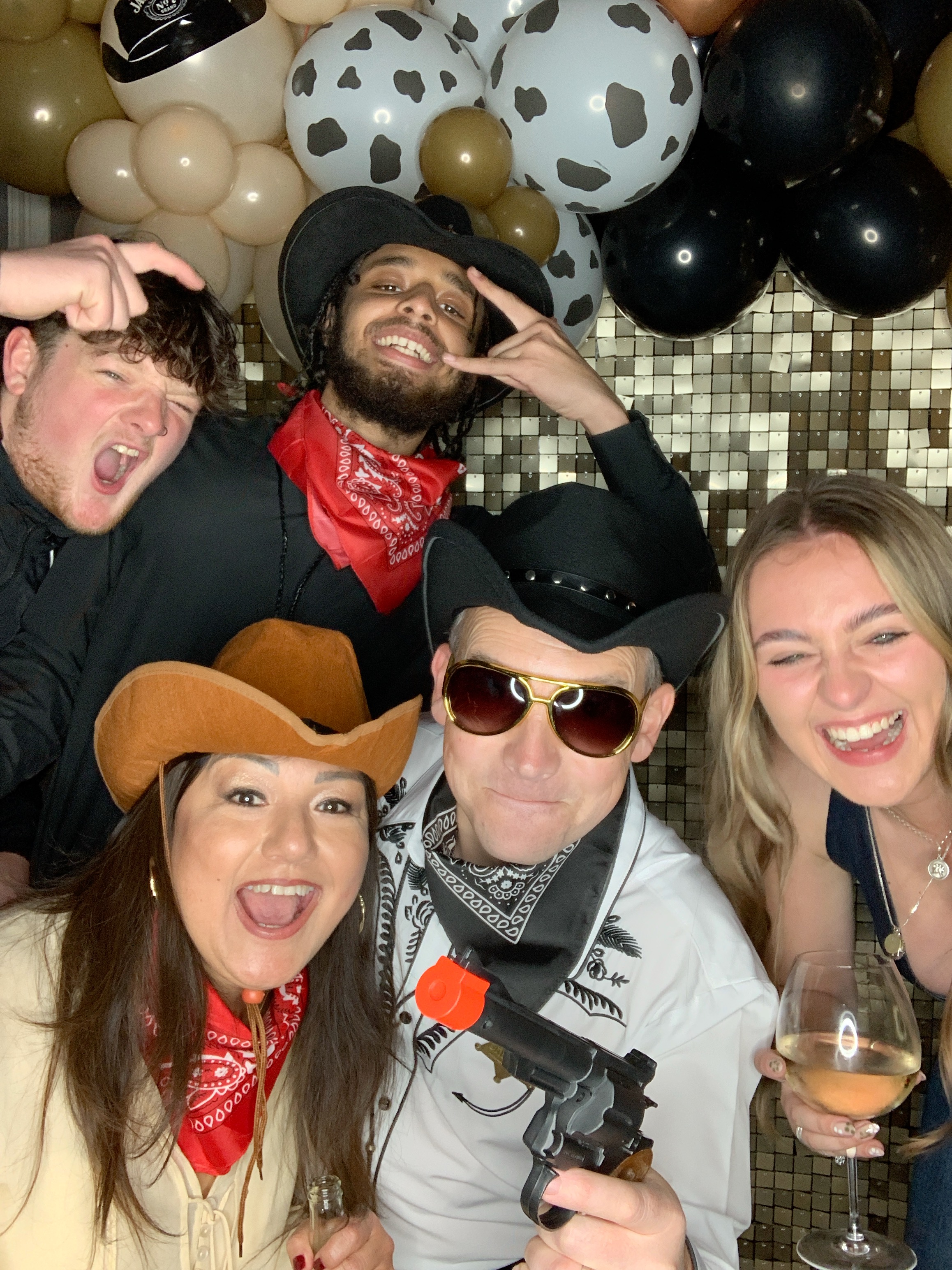 Saltmarshe Staff party  | View more photos from the event at gallery.magicimages.uk/u/MagicImages/Saltmarshe-Staff-party