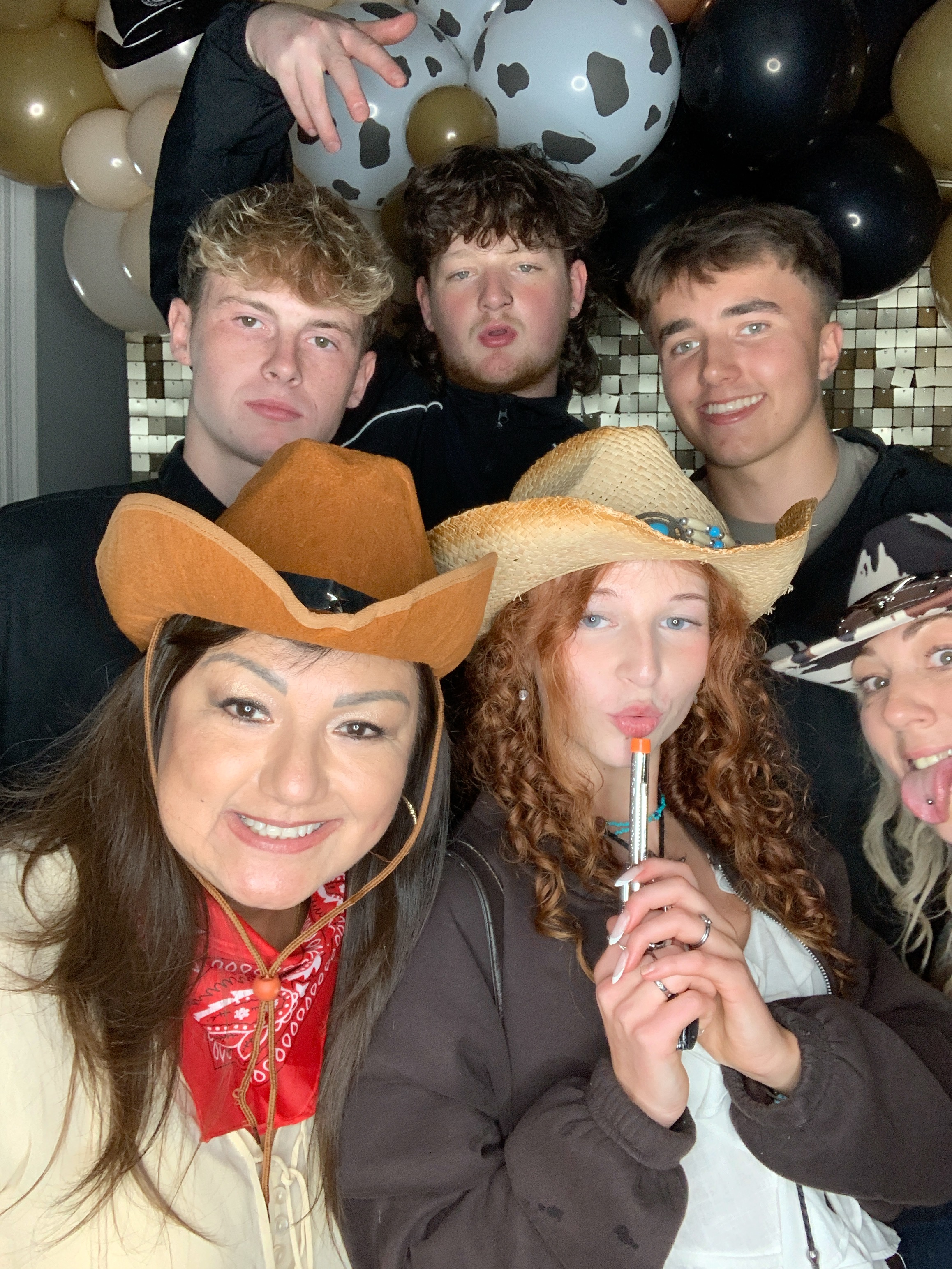 Saltmarshe Staff party  | View more photos from the event at gallery.magicimages.uk/u/MagicImages/Saltmarshe-Staff-party