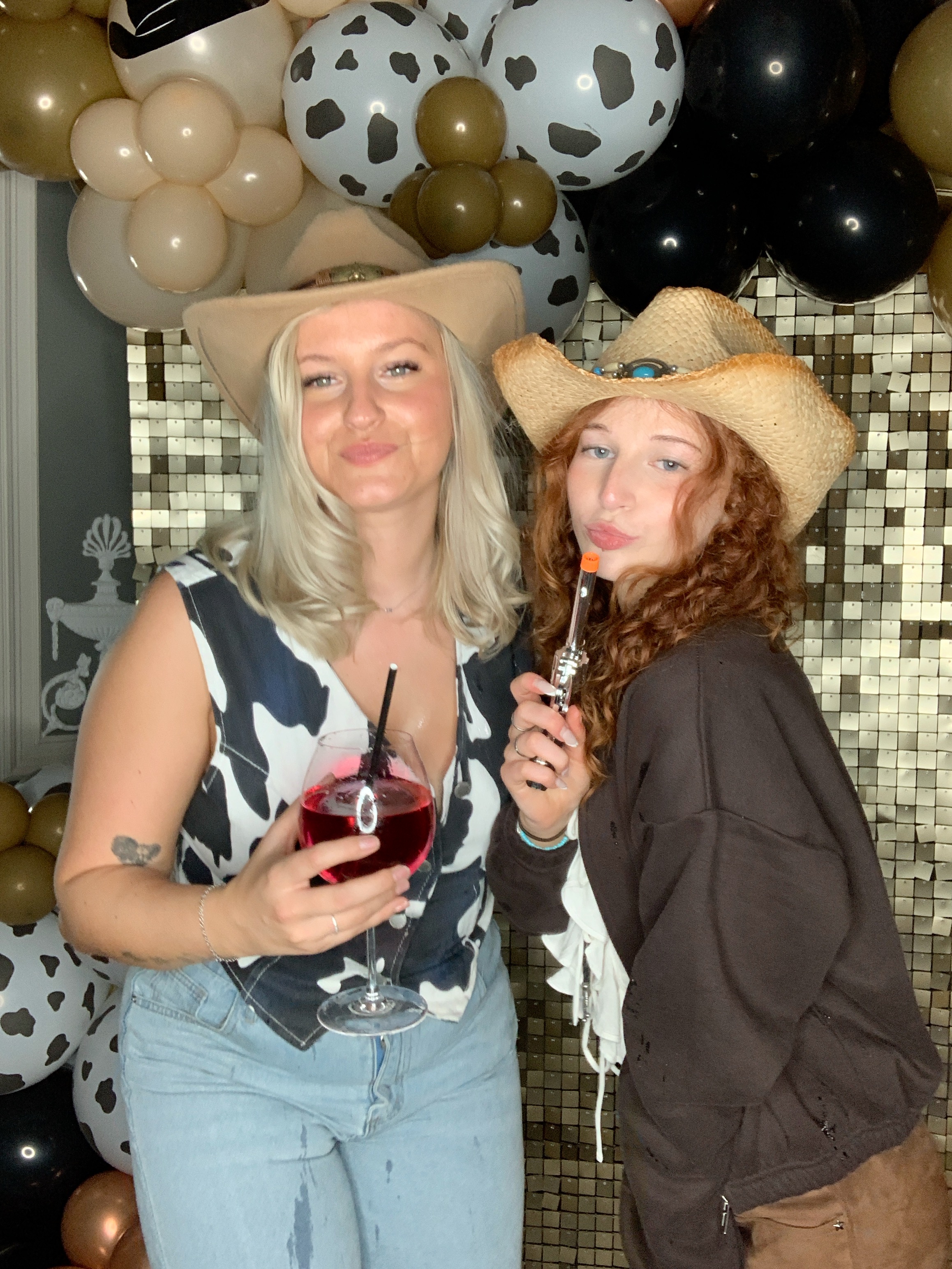 Saltmarshe Staff party  | View more photos from the event at gallery.magicimages.uk/u/MagicImages/Saltmarshe-Staff-party